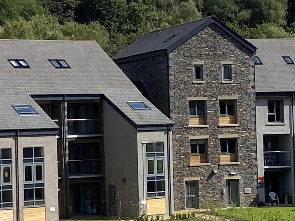 River Vista Retreat - Luxury duplex Apt - Views - Parking - Cycle storage - Spa access option view 3