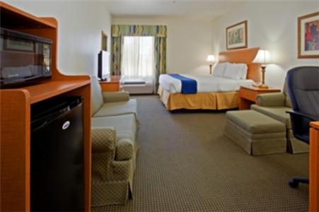 Holiday Inn Express Hotel & Suites Columbus by IHG view 5