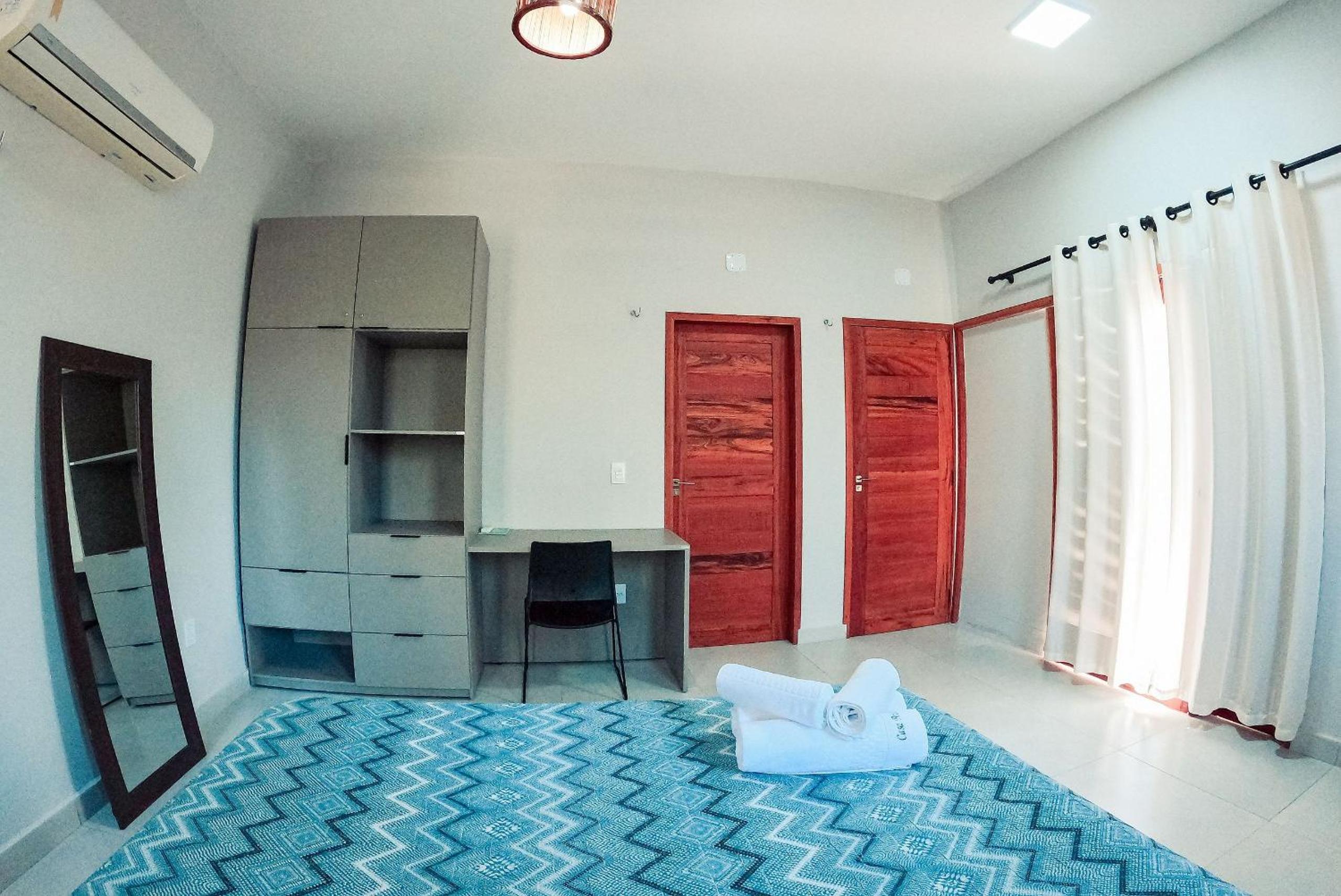 Casa nova, com piscina e churrasqueira, na rua do Centro Gastronômico de Barra Grande