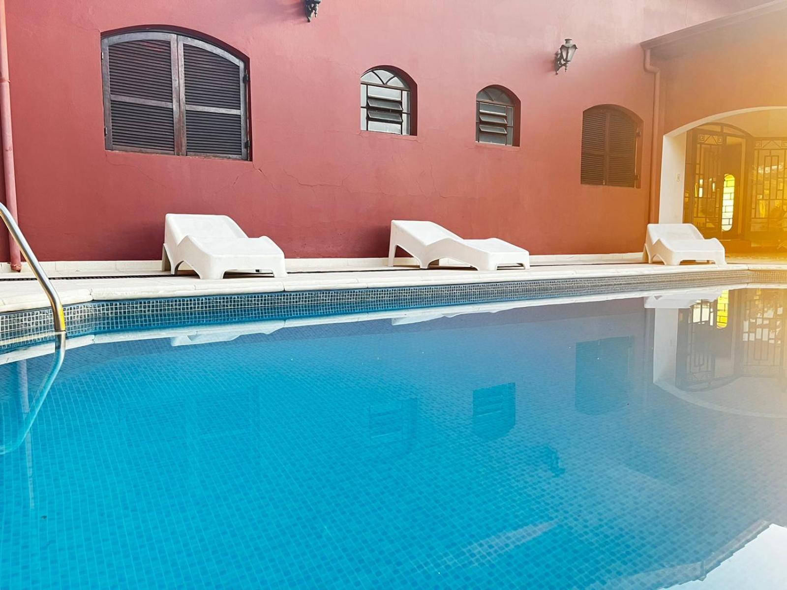Cantinho da Vó Lena Casa Familiar com 4 Suítes, Piscina e Lazer em Lindóia