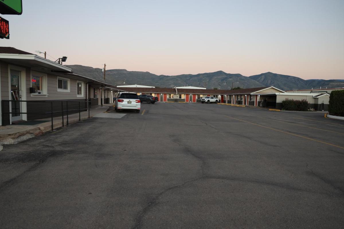 Alamogordo Vacations - Budget Inn - Property Image 4