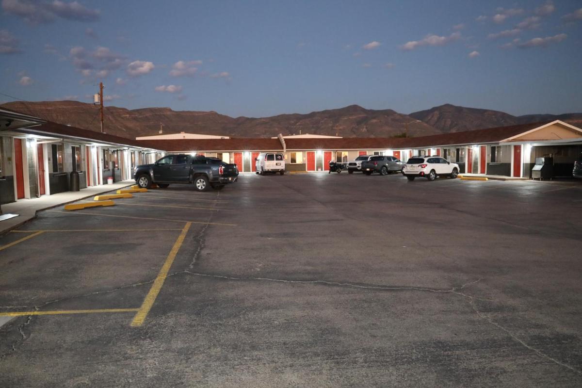 Alamogordo Vacations - Budget Inn - Property Image 7