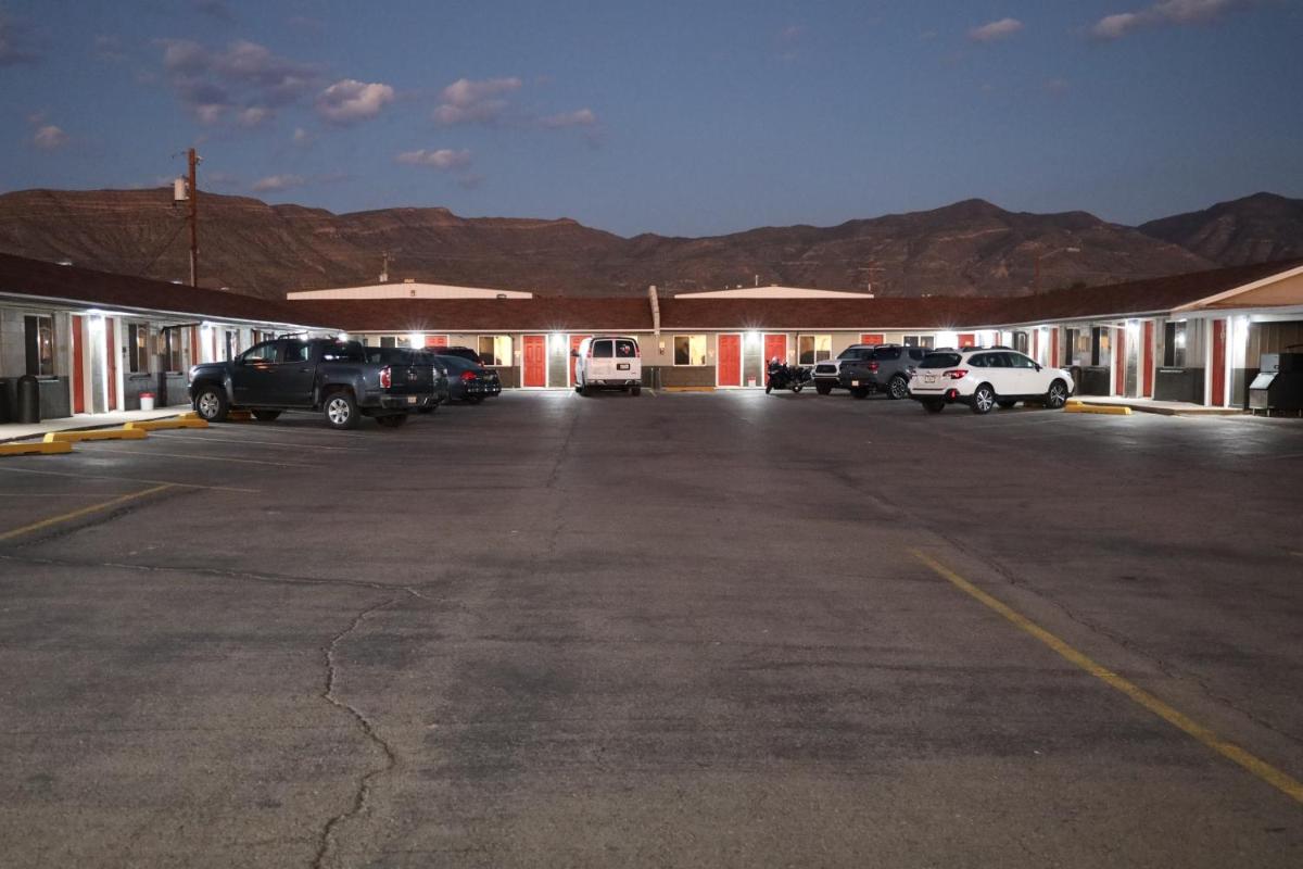 Alamogordo Vacations - Budget Inn - Property Image 5