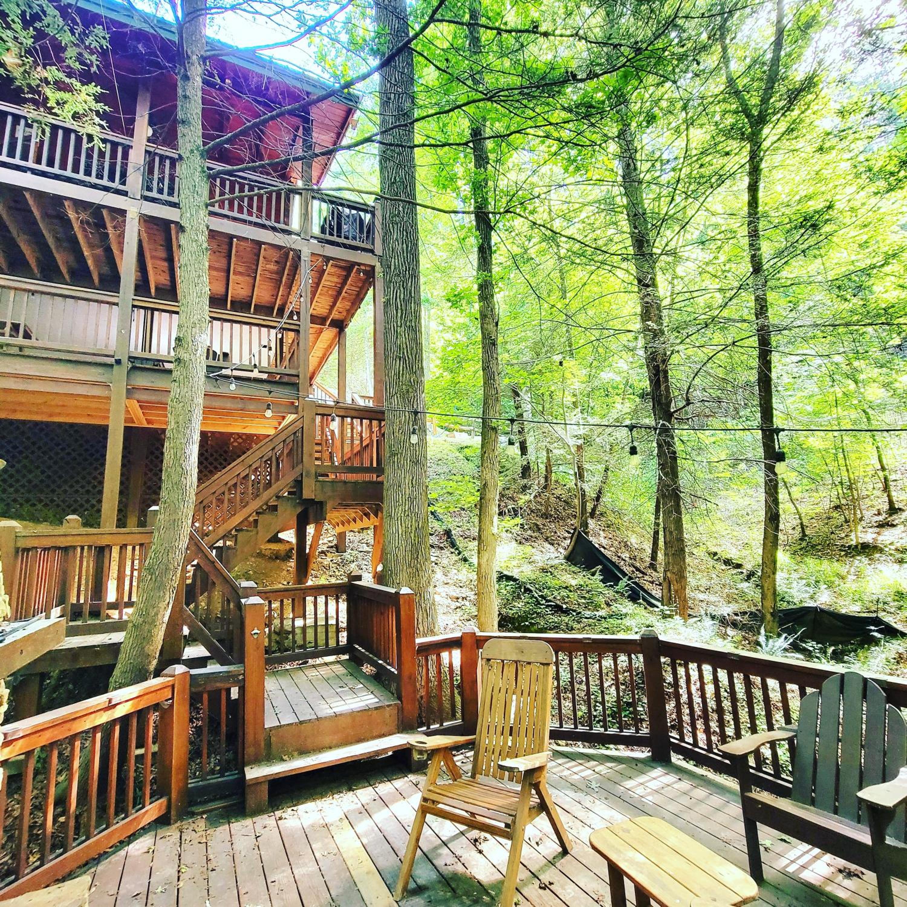 LUXURY CABIN WITH WATERVIEW AND PRIVACY, hiking view 2