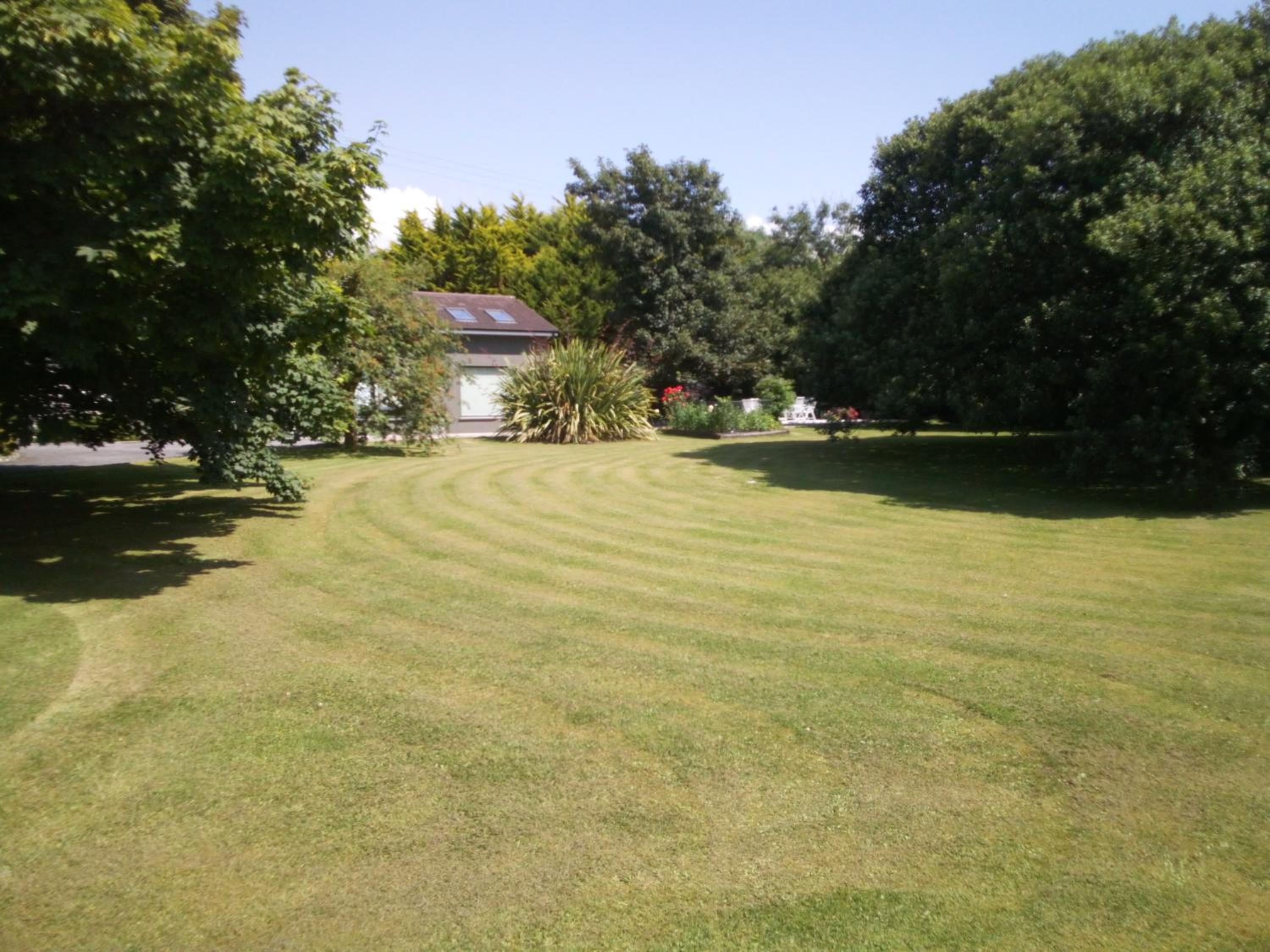 Spacious Contemporary Chalet type Apartment. view 2