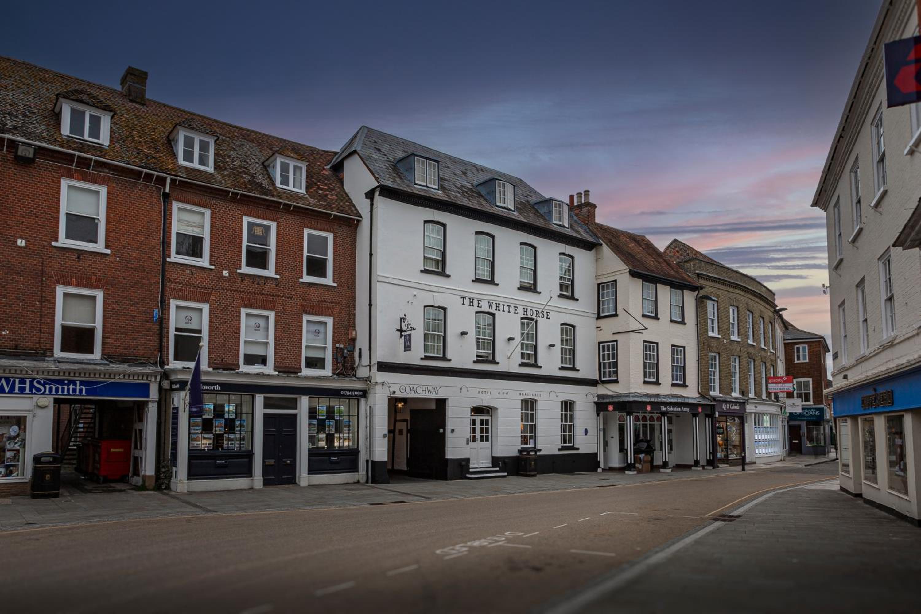 Romsey Vacations - The White Horse Hotel, Romsey, Hampshire - Property Image 1