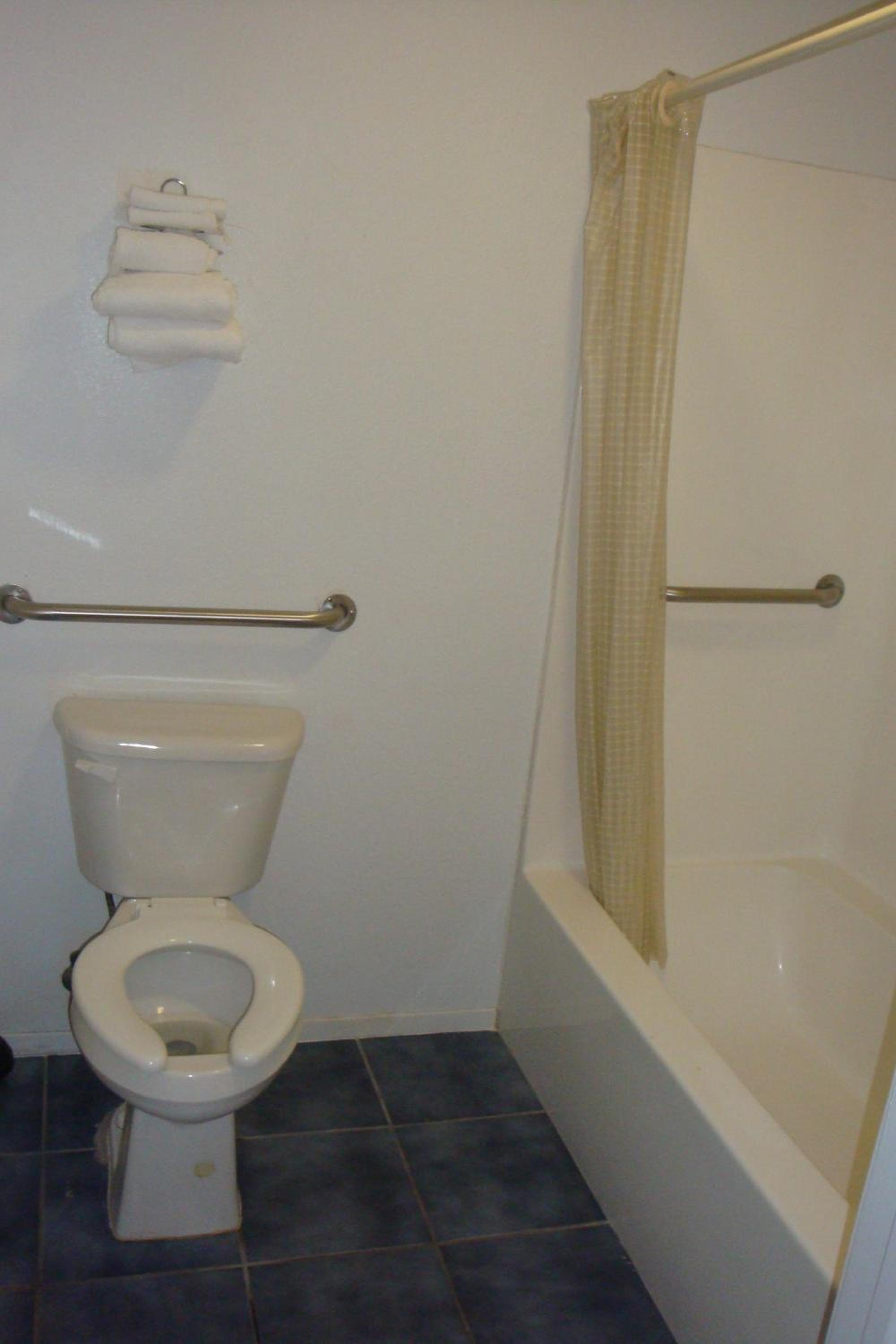 American Motel - Image 2