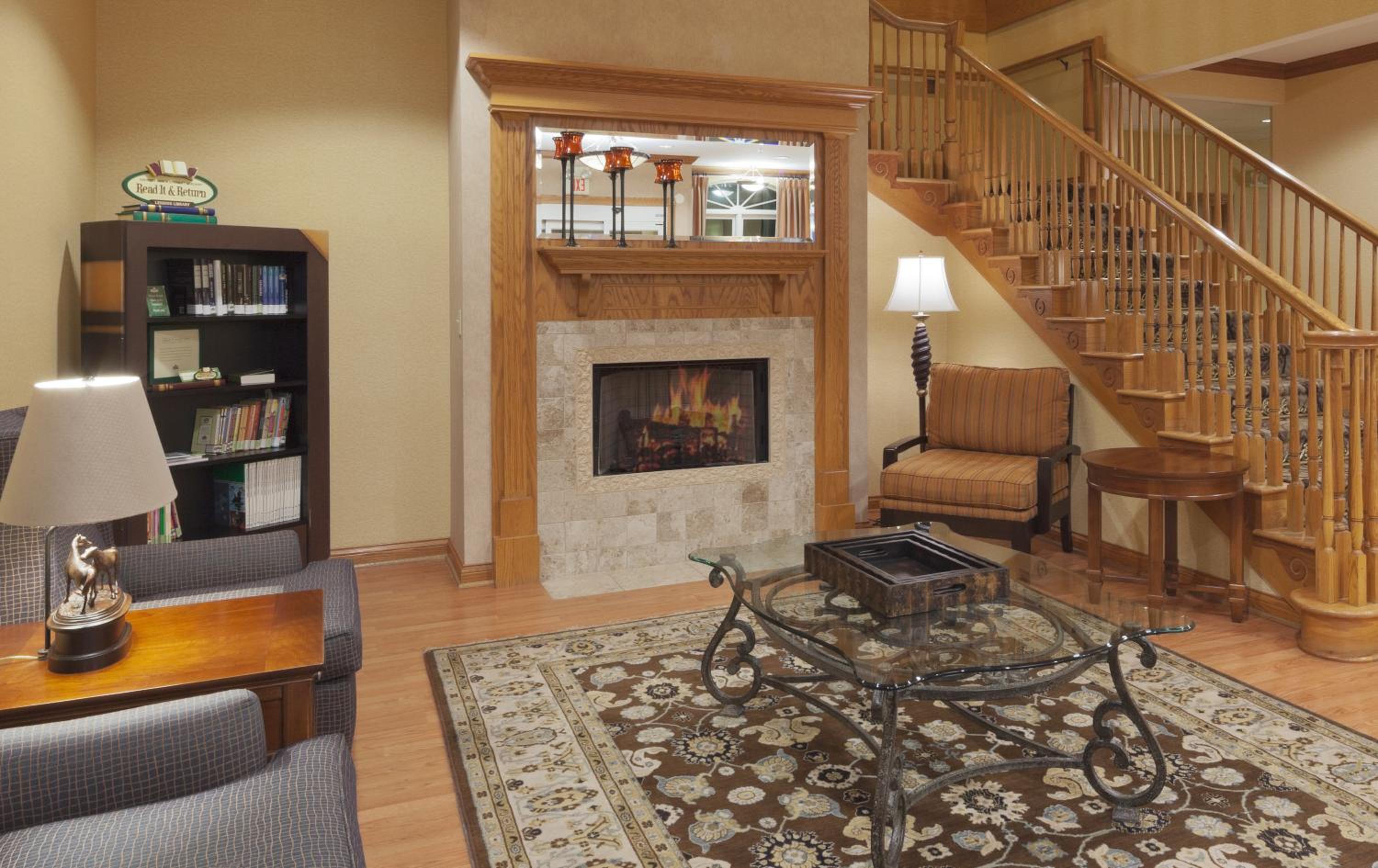 Comfort Inn & Suites Cuyahoga Falls - Akron