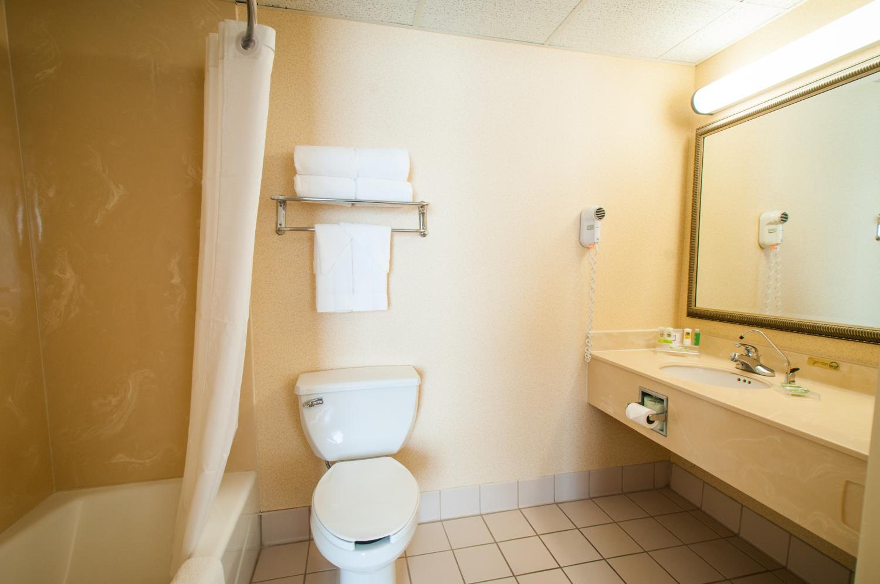 Comfort Inn & Suites Cuyahoga Falls - Akron