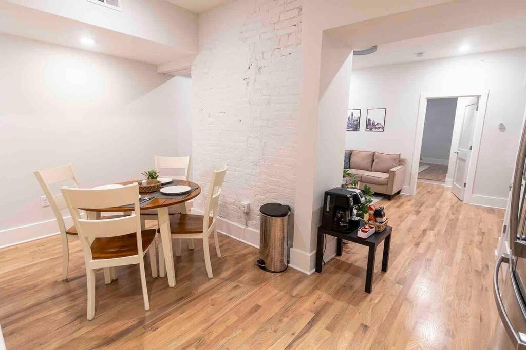 Spacious 1 bed 1 bath Downtown OTR condo minutes walk to the Reds Bengals stadium & more! view 5