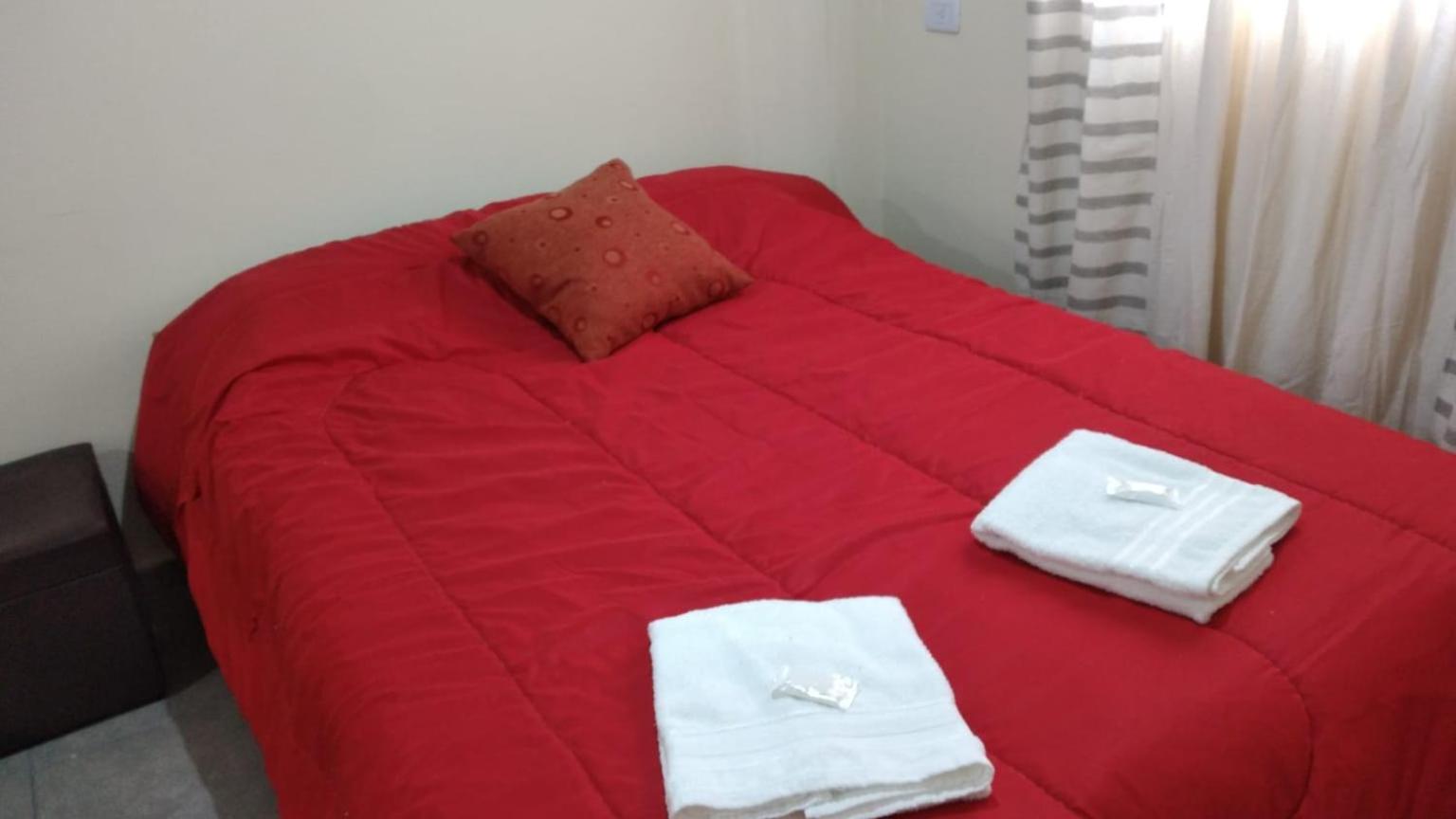VC3 Habitación amplia con baño privado - sin aire acondicionado con ventiladores - Serena Alojamientos