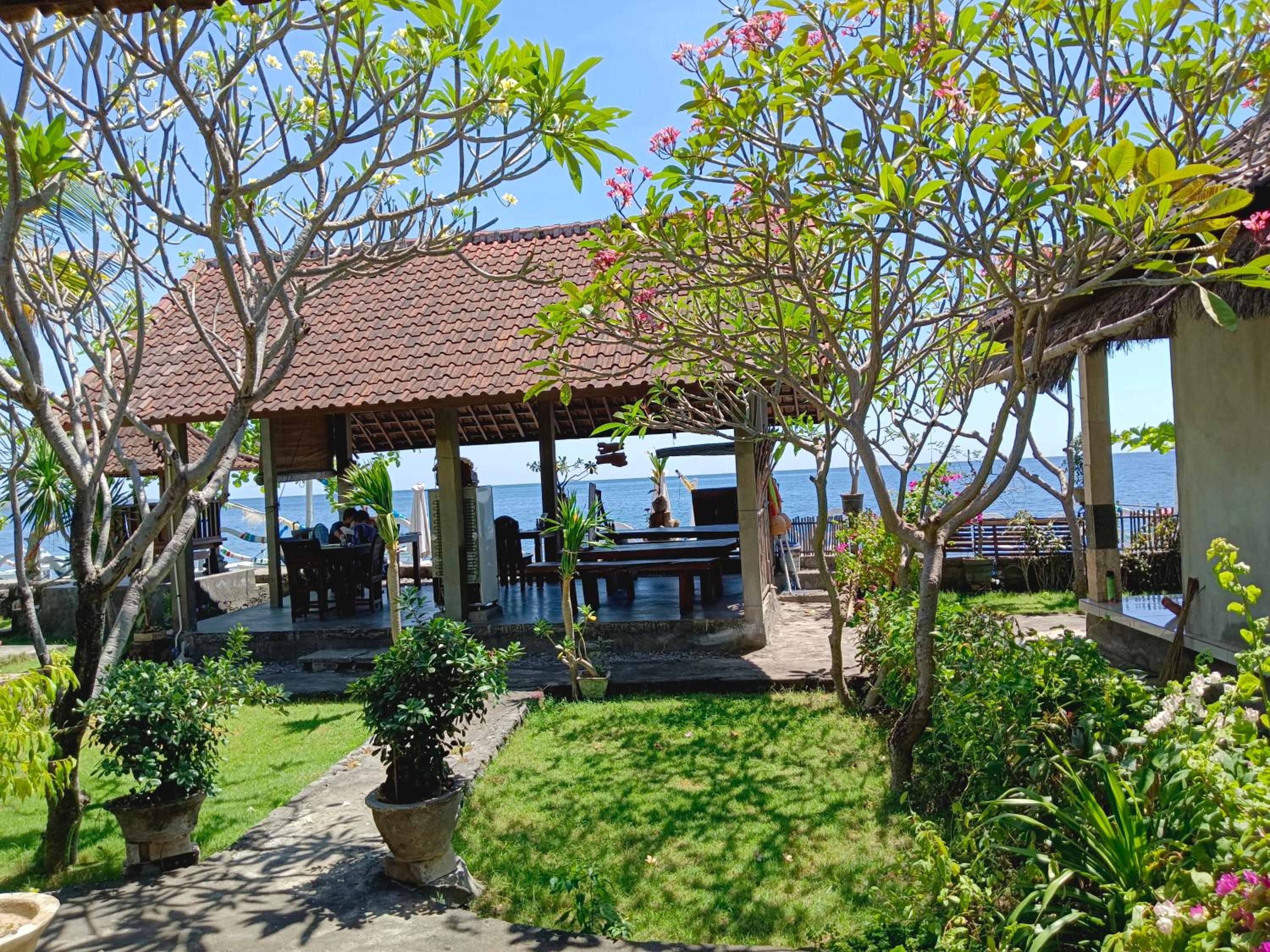 beach side Amed Delem family view 2