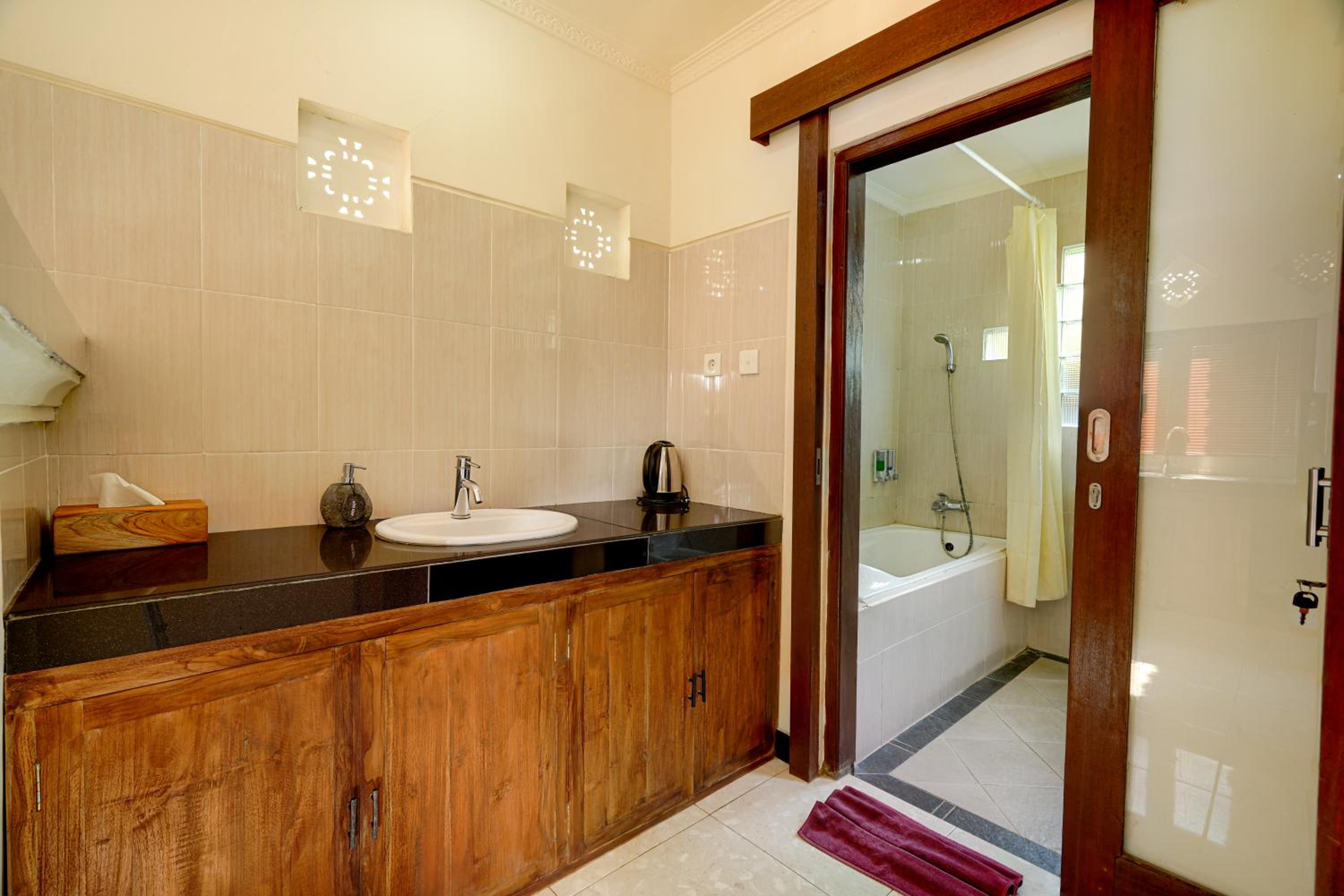 Queen Bisma Villa - 10 min walk to Ubud Center, 乌布 - 10