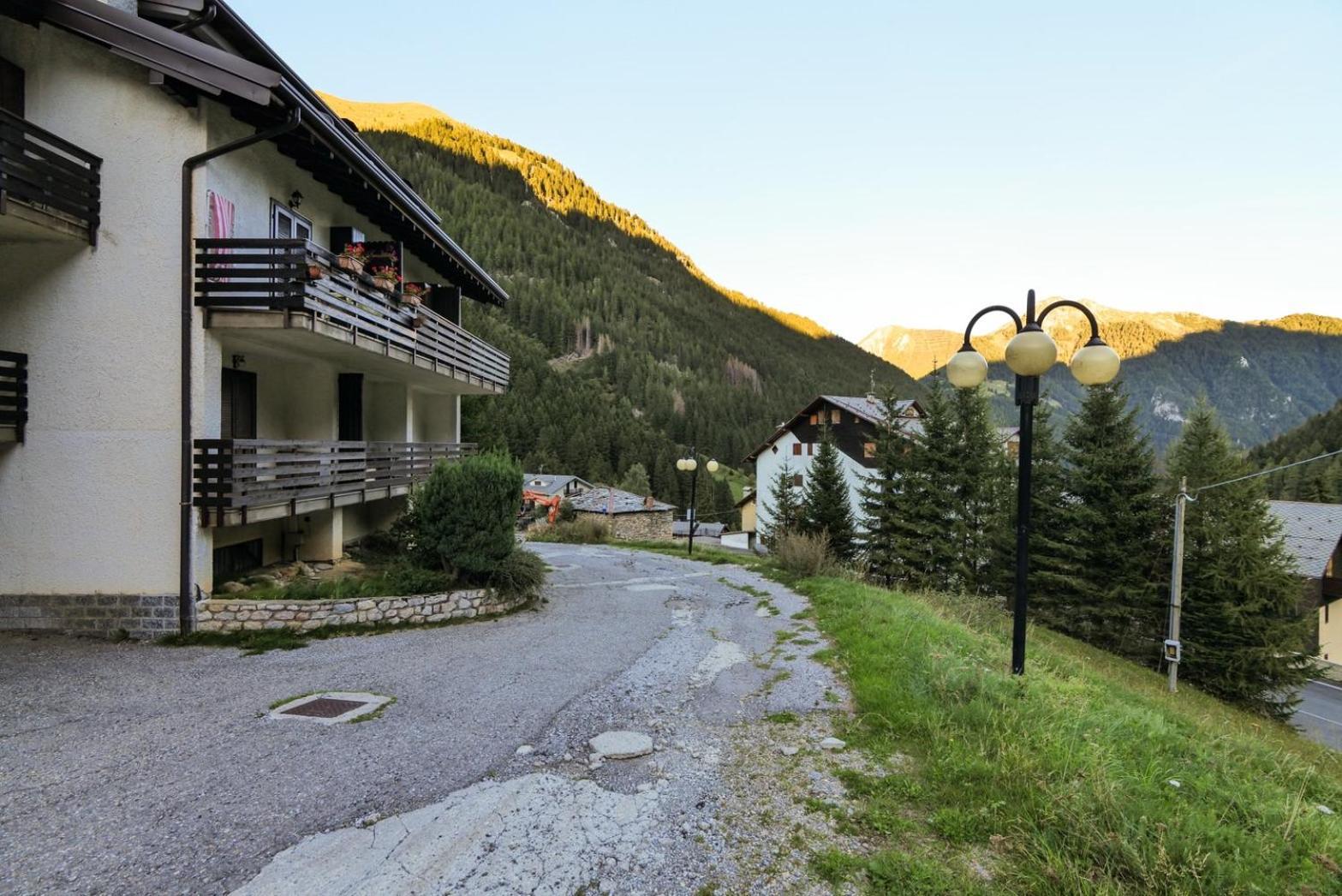 Cambrembo a 3km da foppolo casa x6persone con Camino e Wifi