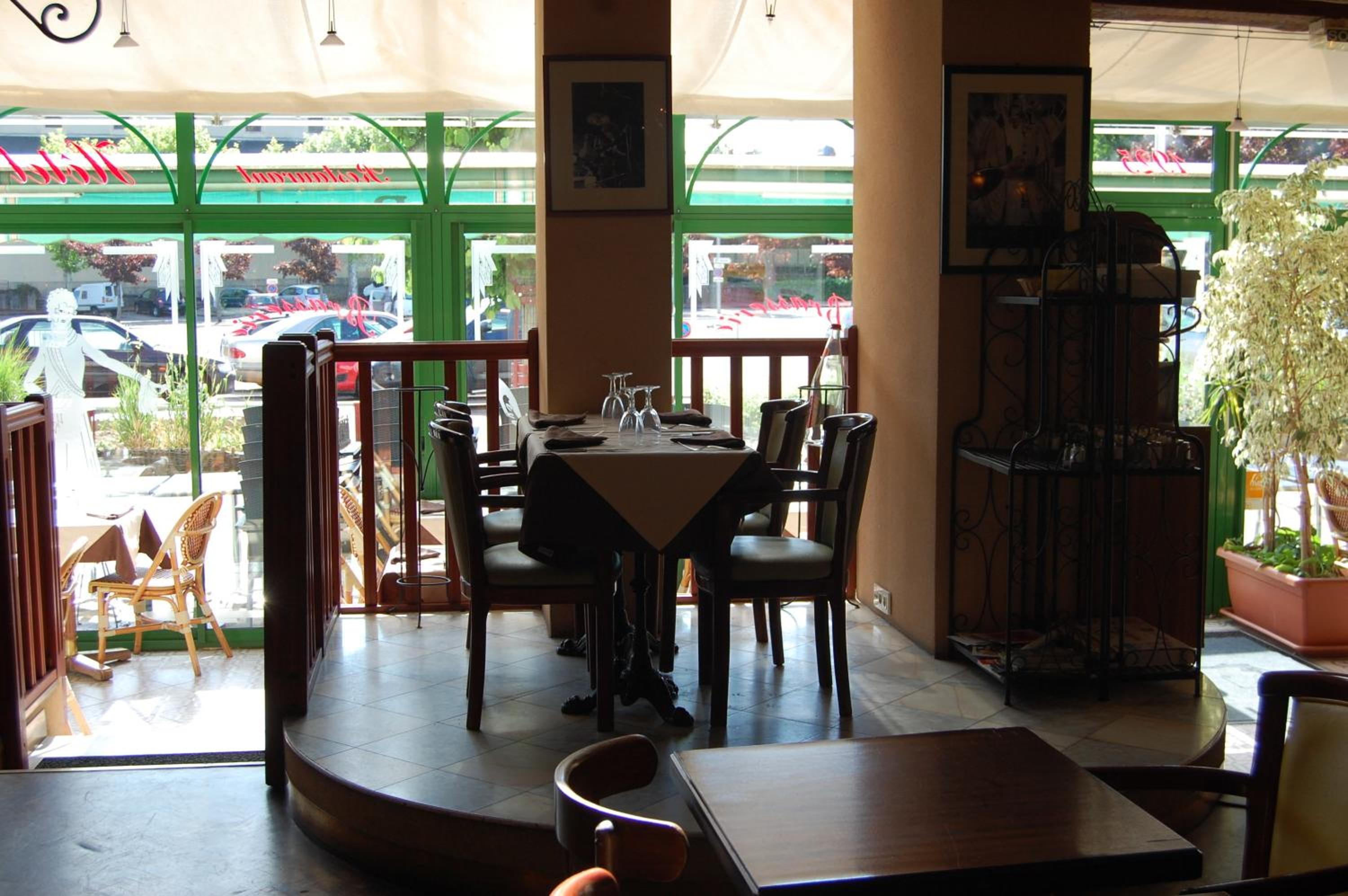 restaurant