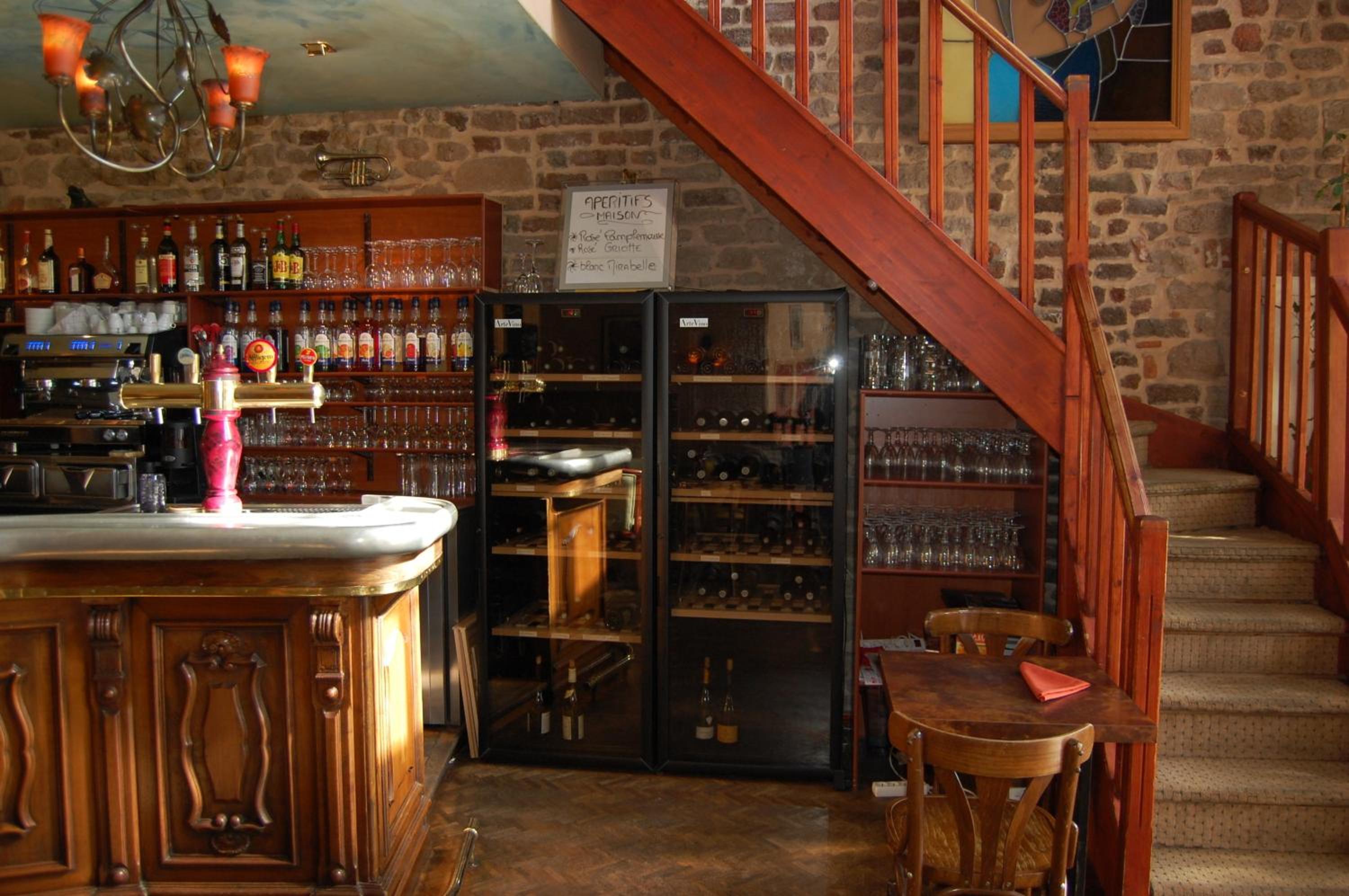 bar