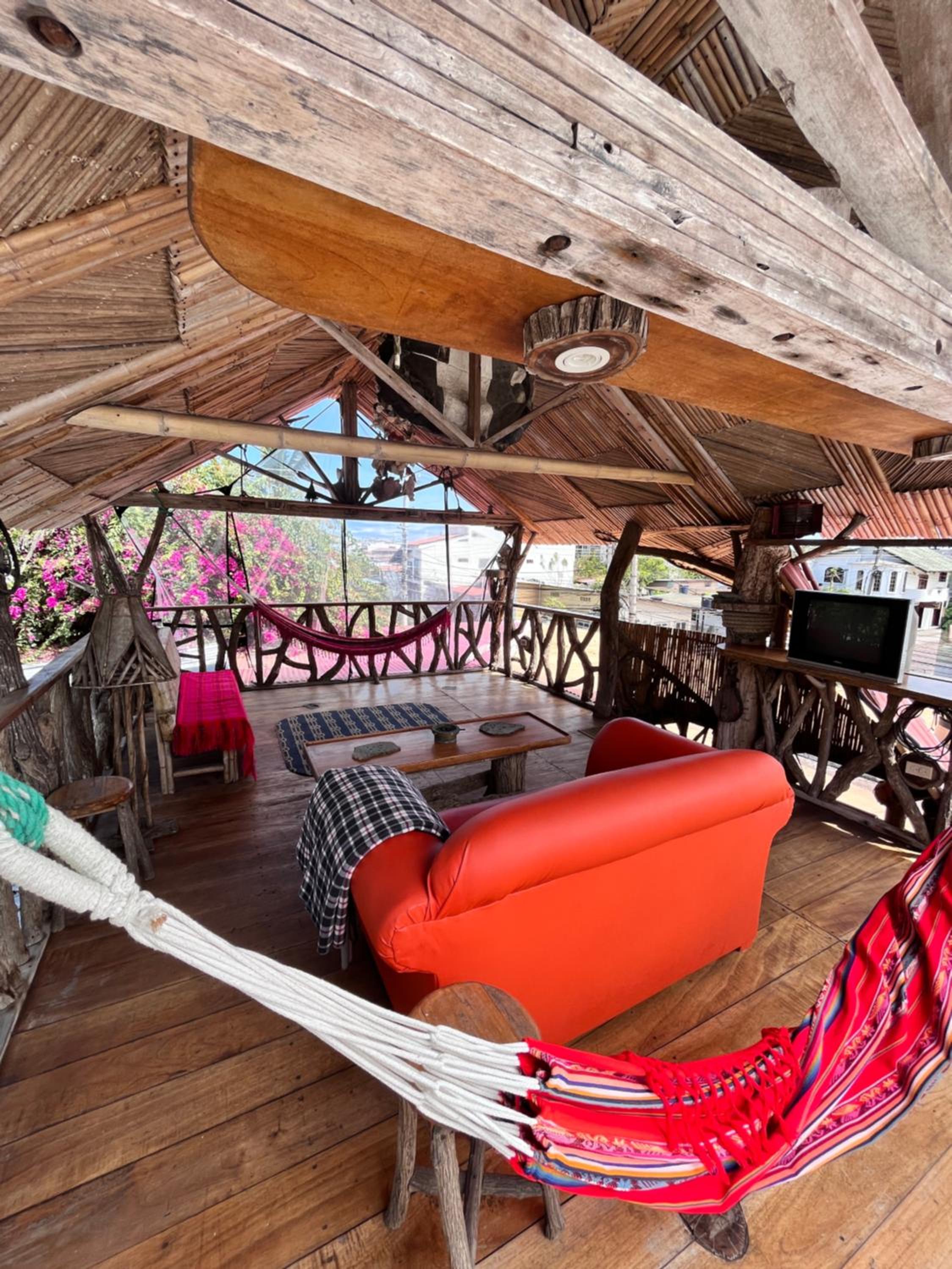 Lonesome George Ecolodge