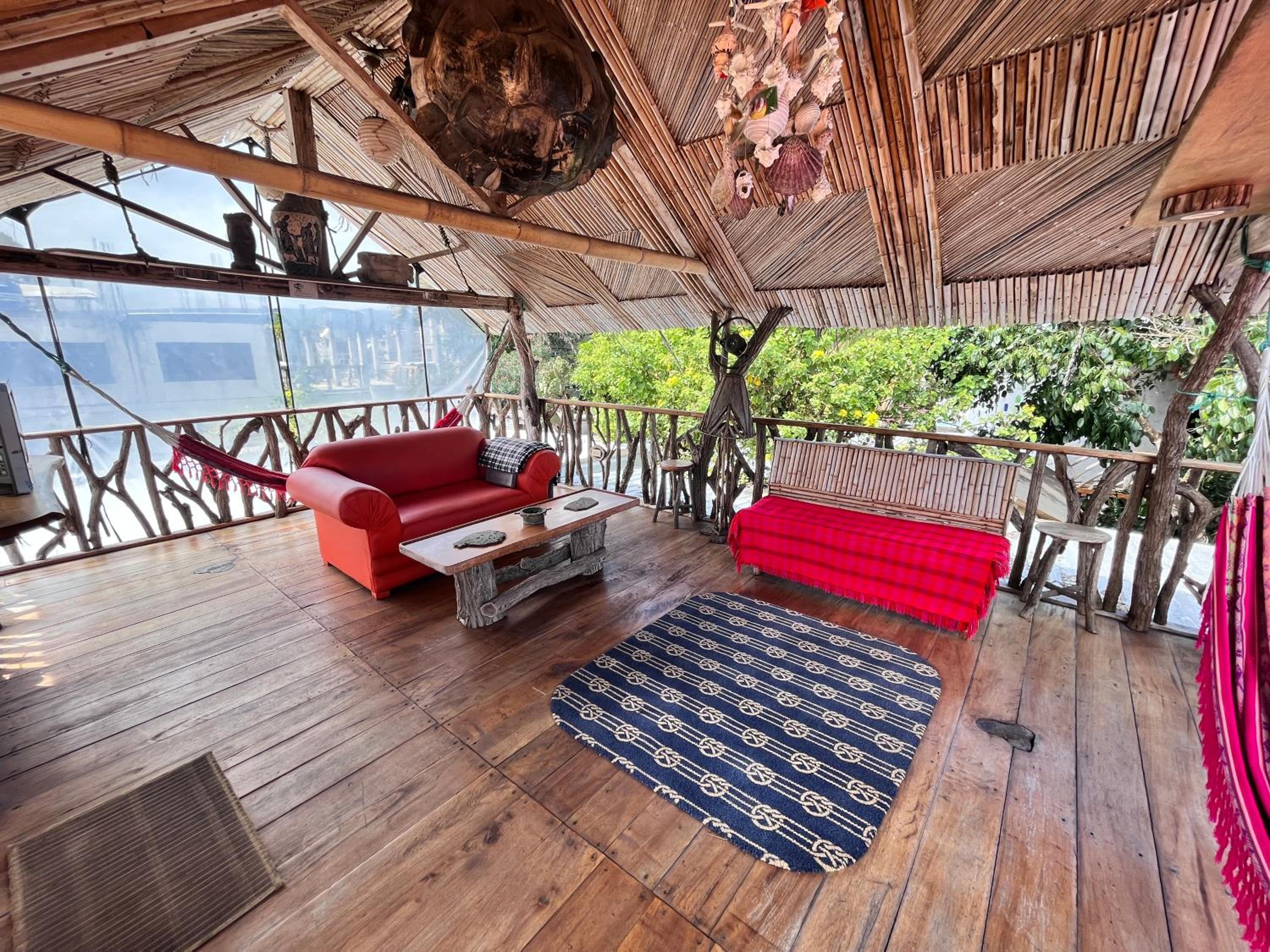 Lonesome George Ecolodge