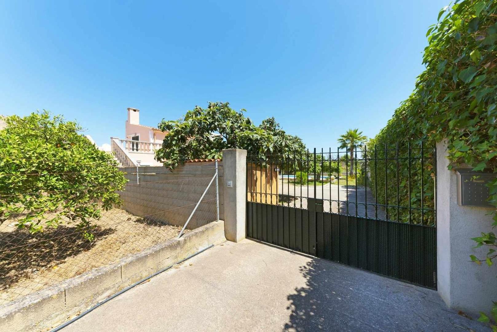 BeOnHolidays Villa Sa Fonera