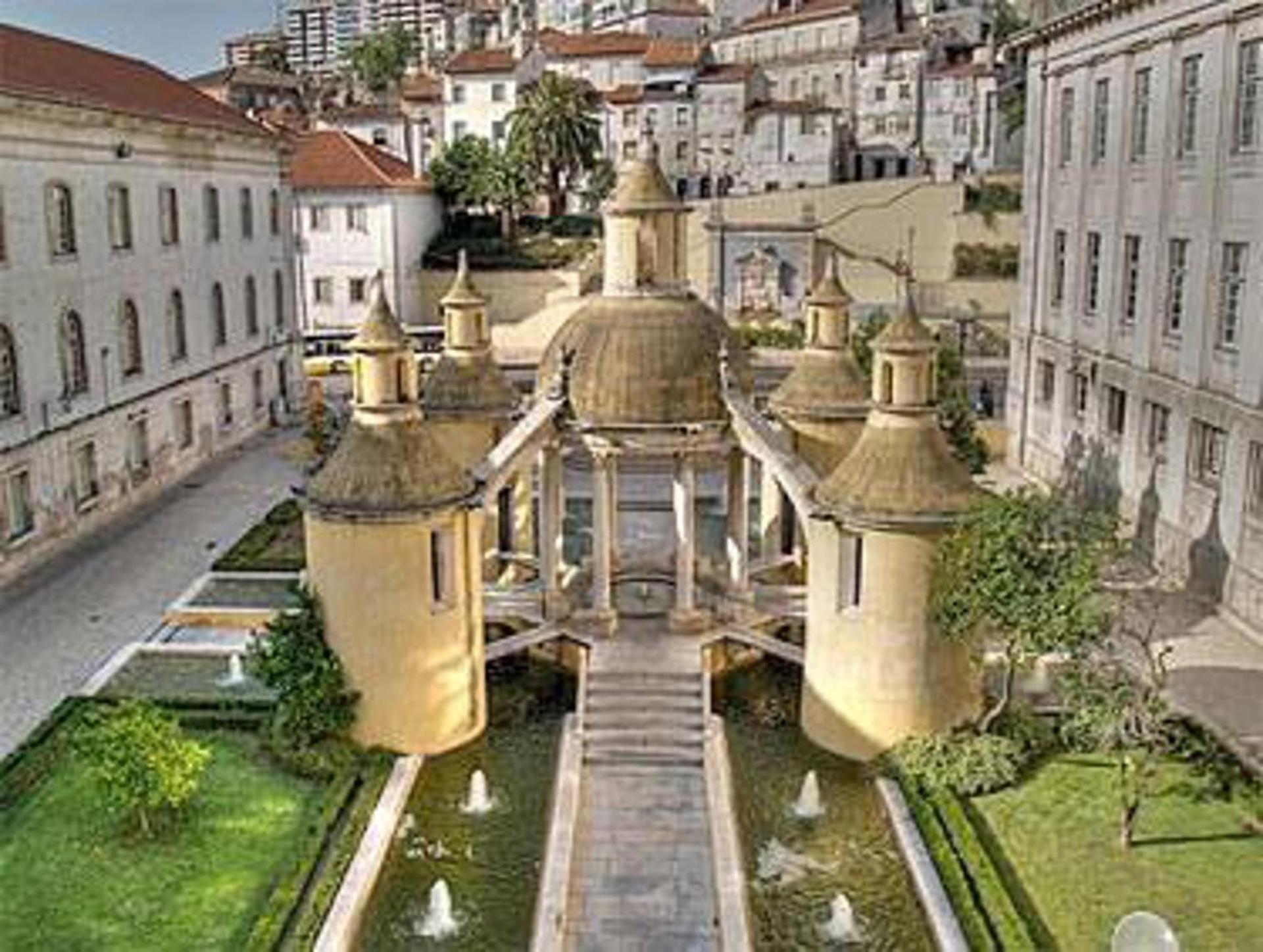 2-Bedrooms Sleeps 4 10 min drive to Coimbra view 4