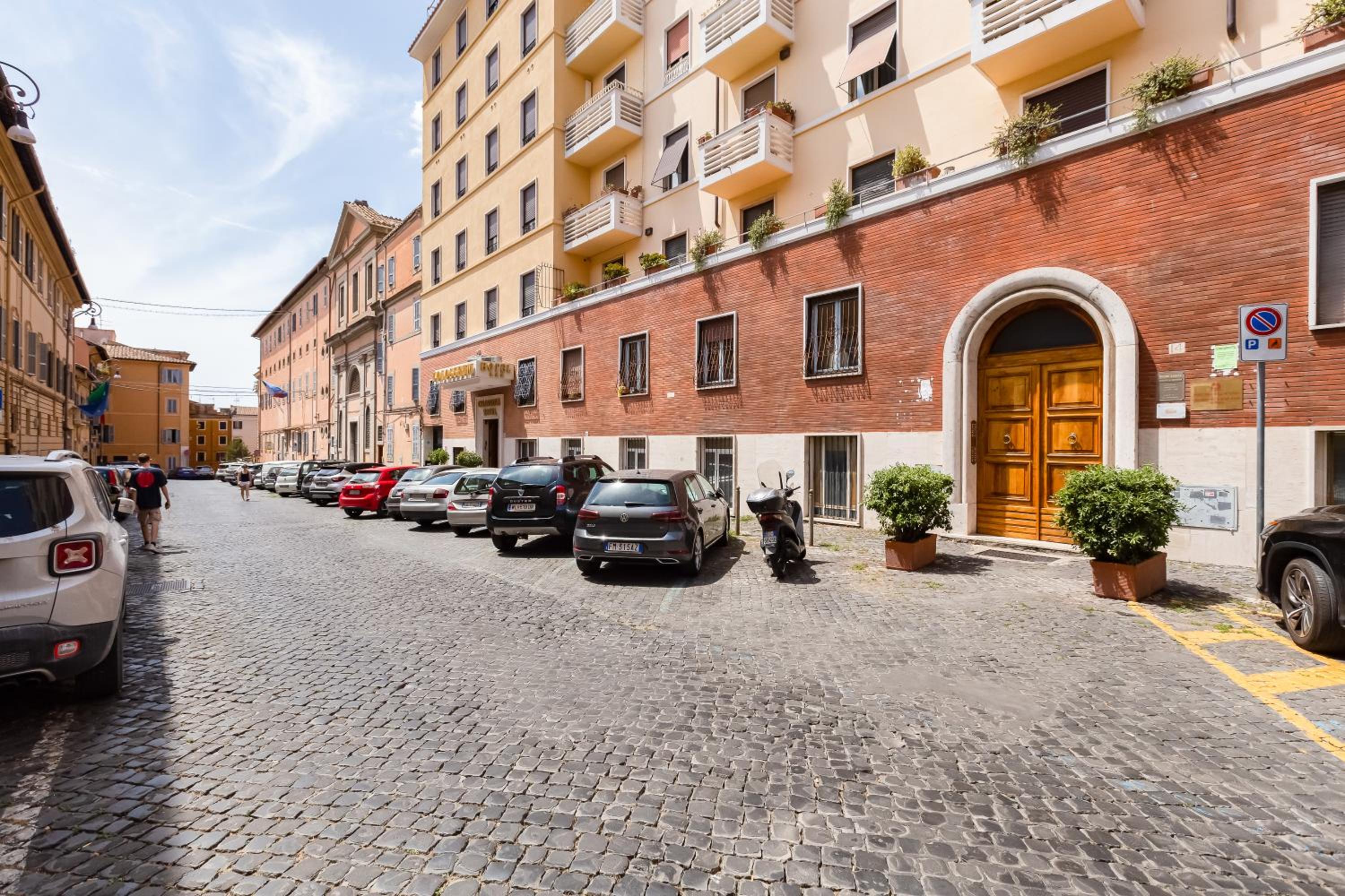 BDC - Prestige 3Bdr 3Bath in Monti District