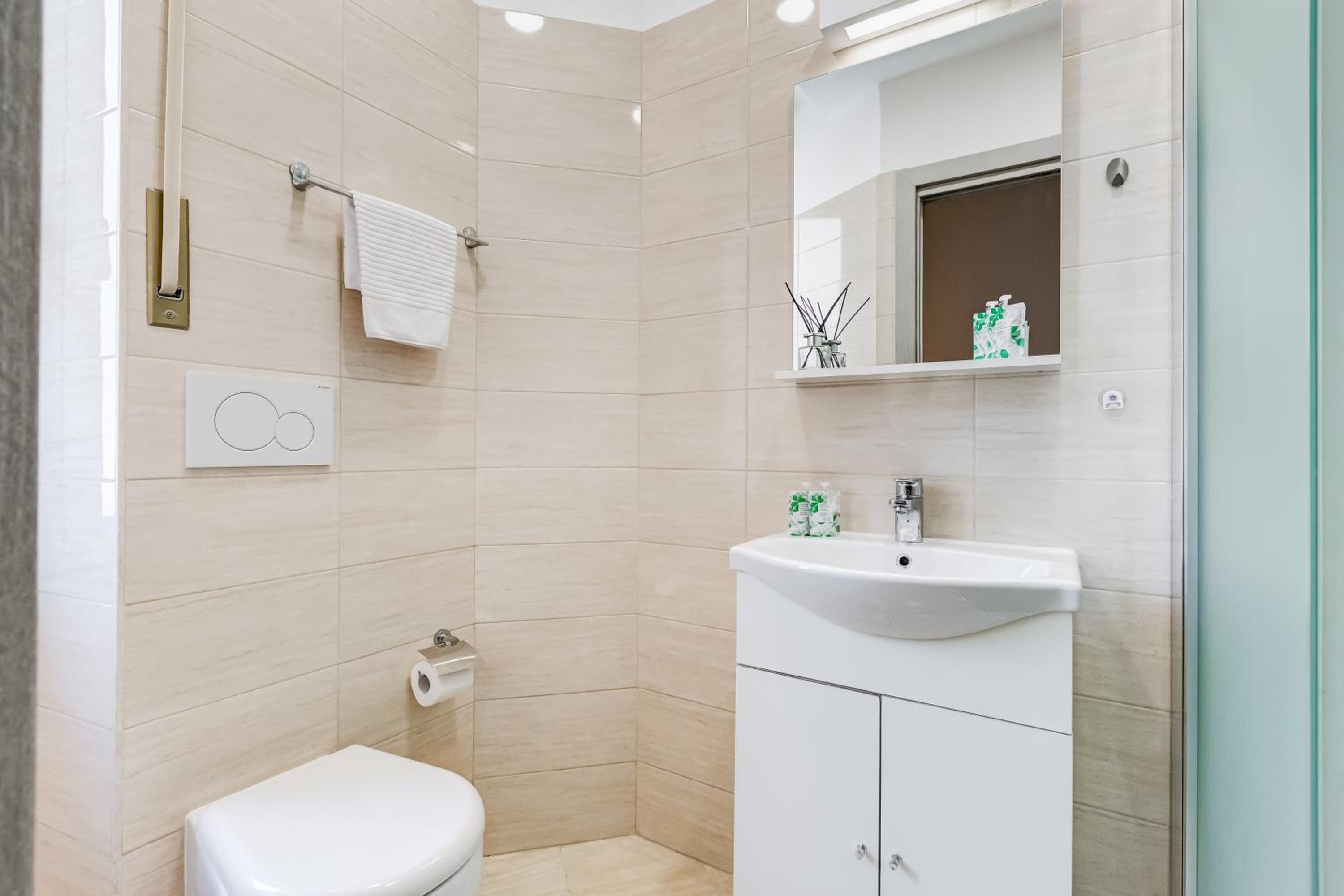 BDC - Prestige 3Bdr 3Bath in Monti District