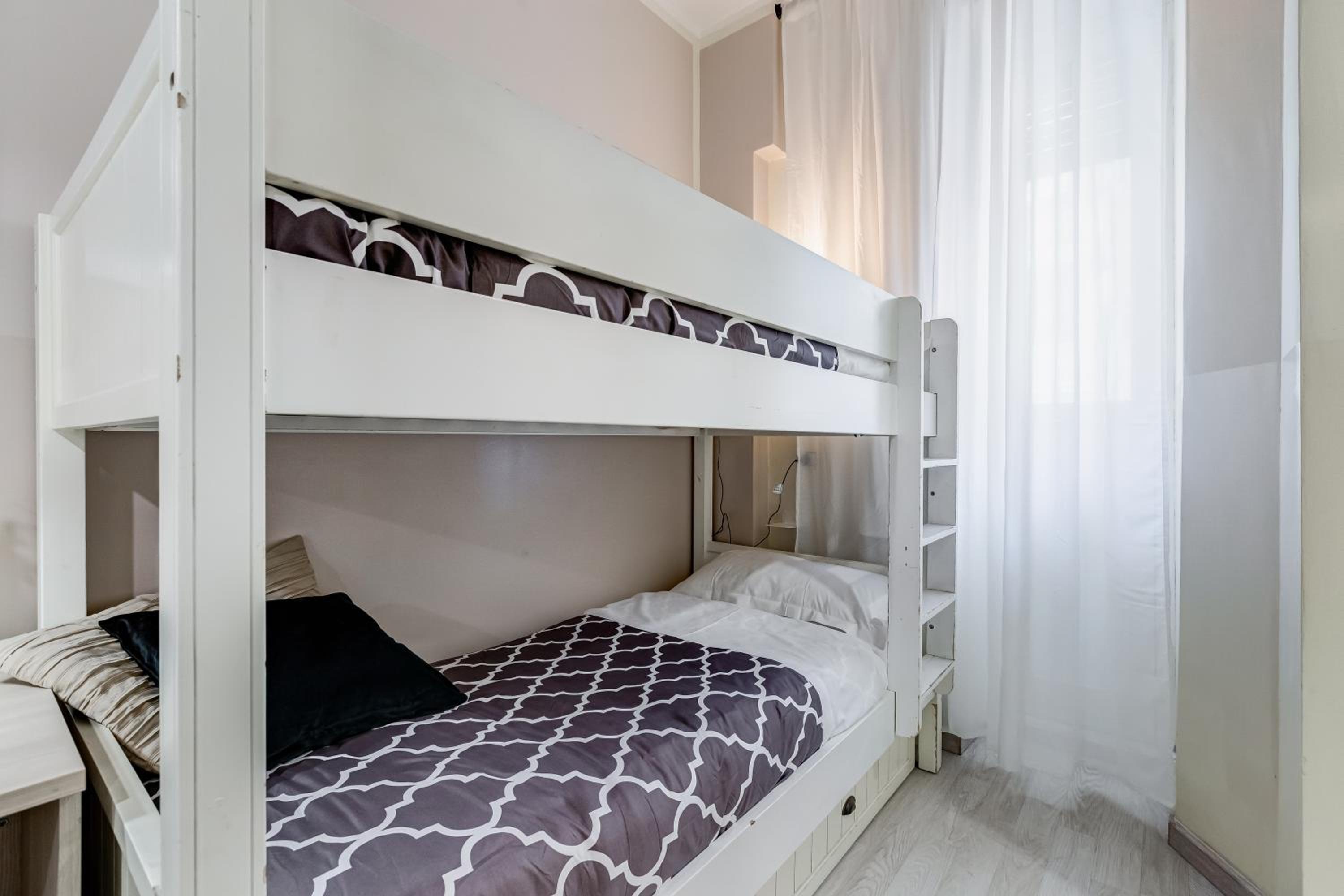 BDC - Prestige 3Bdr 3Bath in Monti District