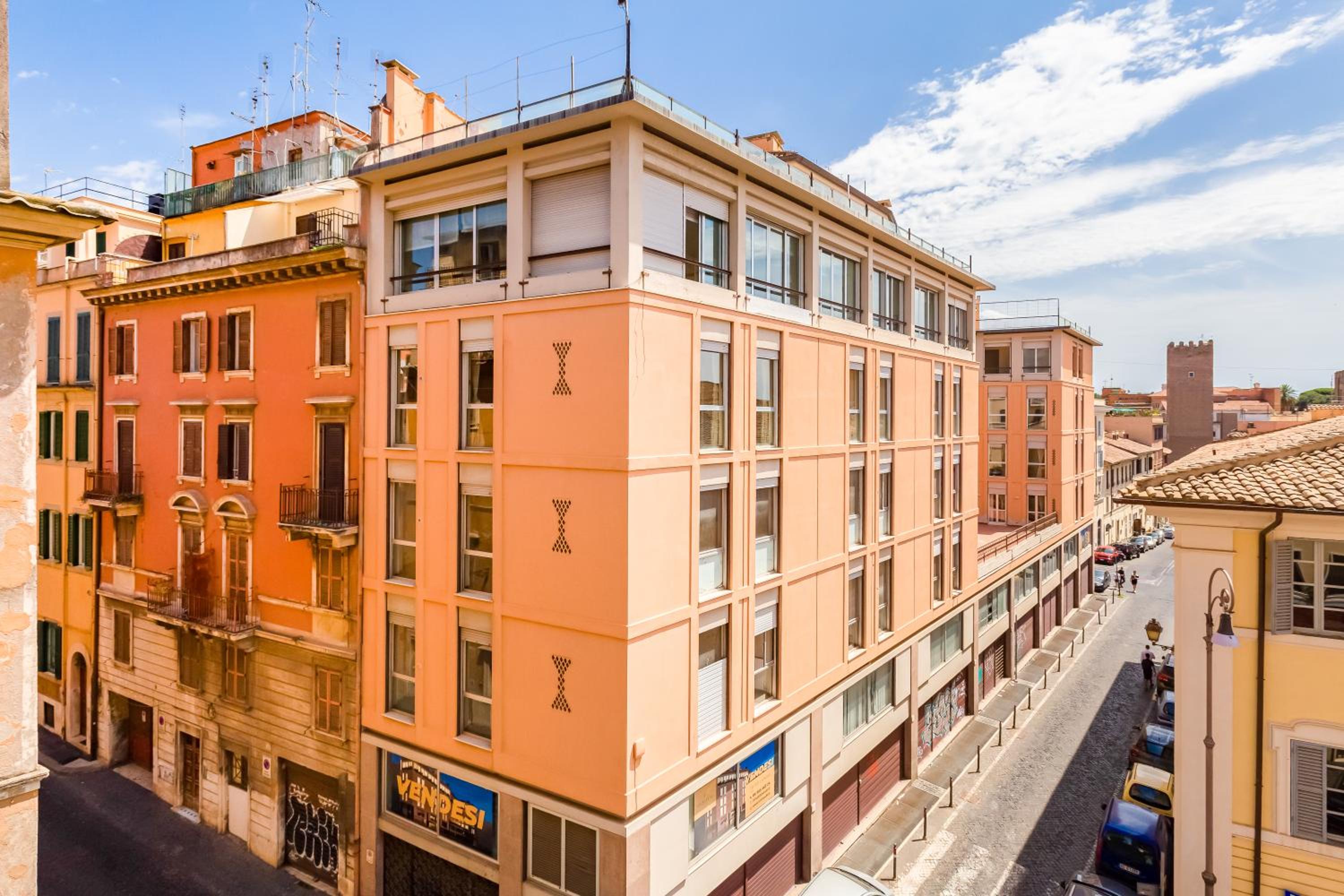 BDC - Prestige 3Bdr 3Bath in Monti District