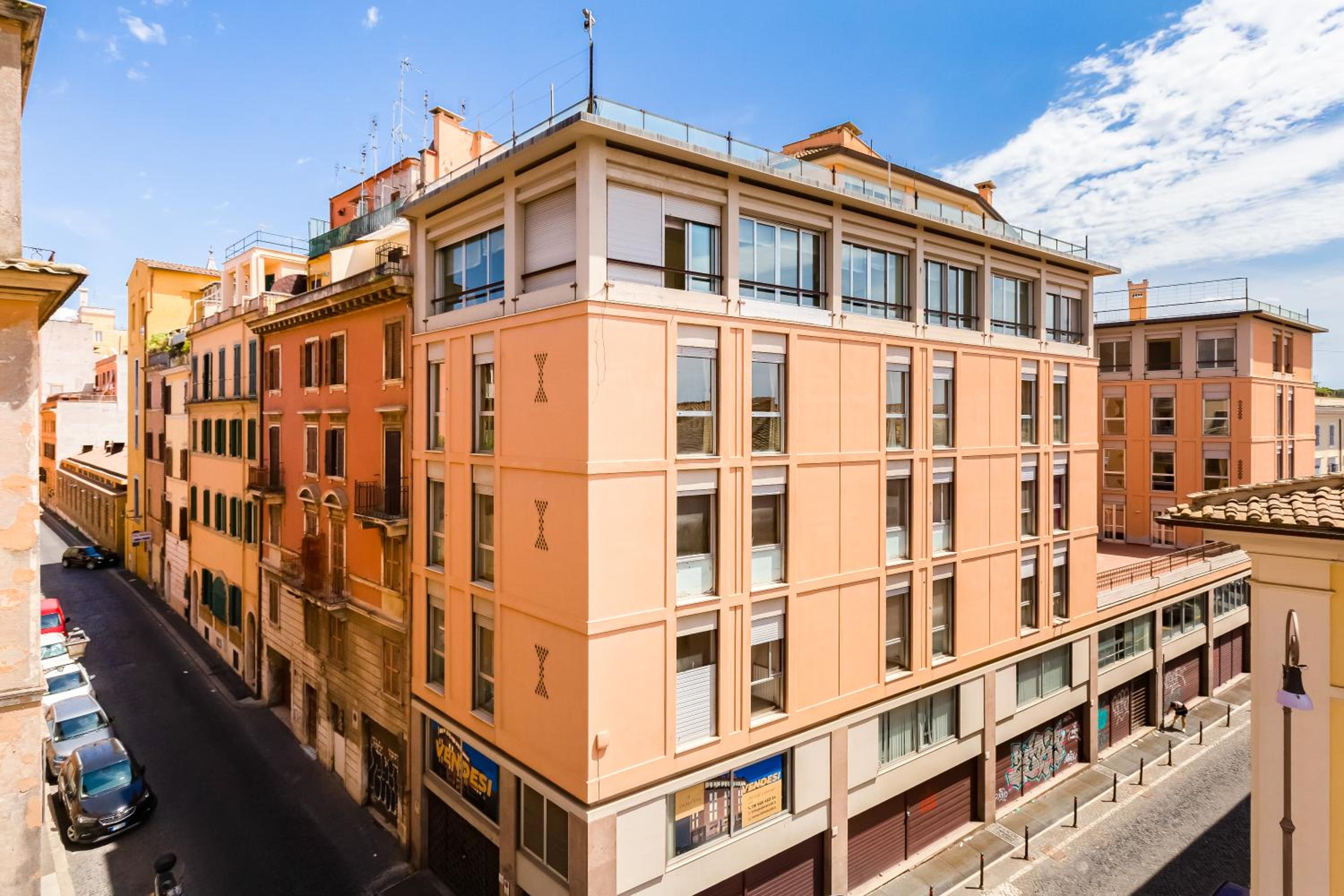 BDC - Prestige 3Bdr 3Bath in Monti District