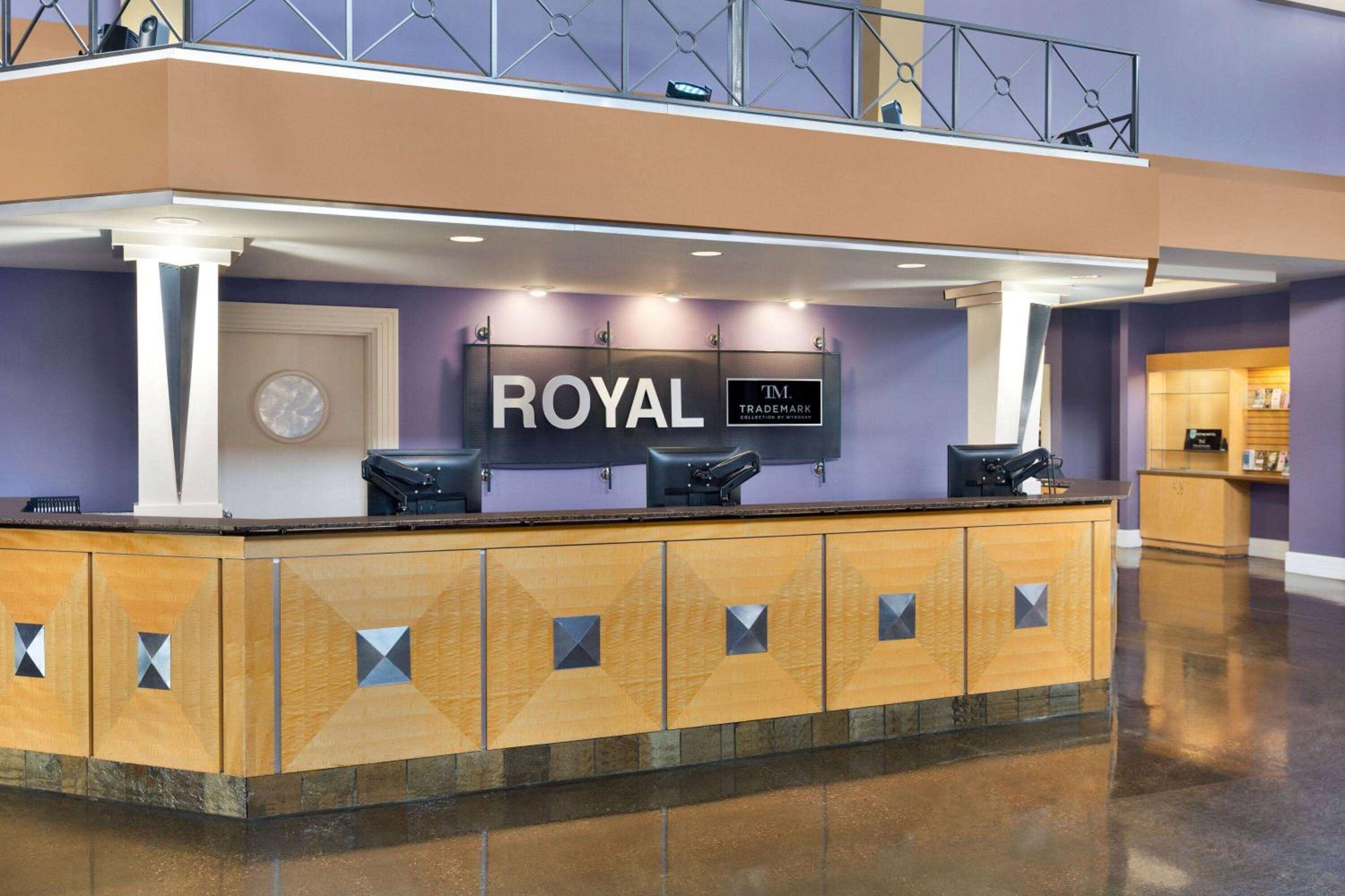 Leduc Vacations - Royal Hotel Edmonton Airport Trademark Collection By Wyndham - Property Image 2