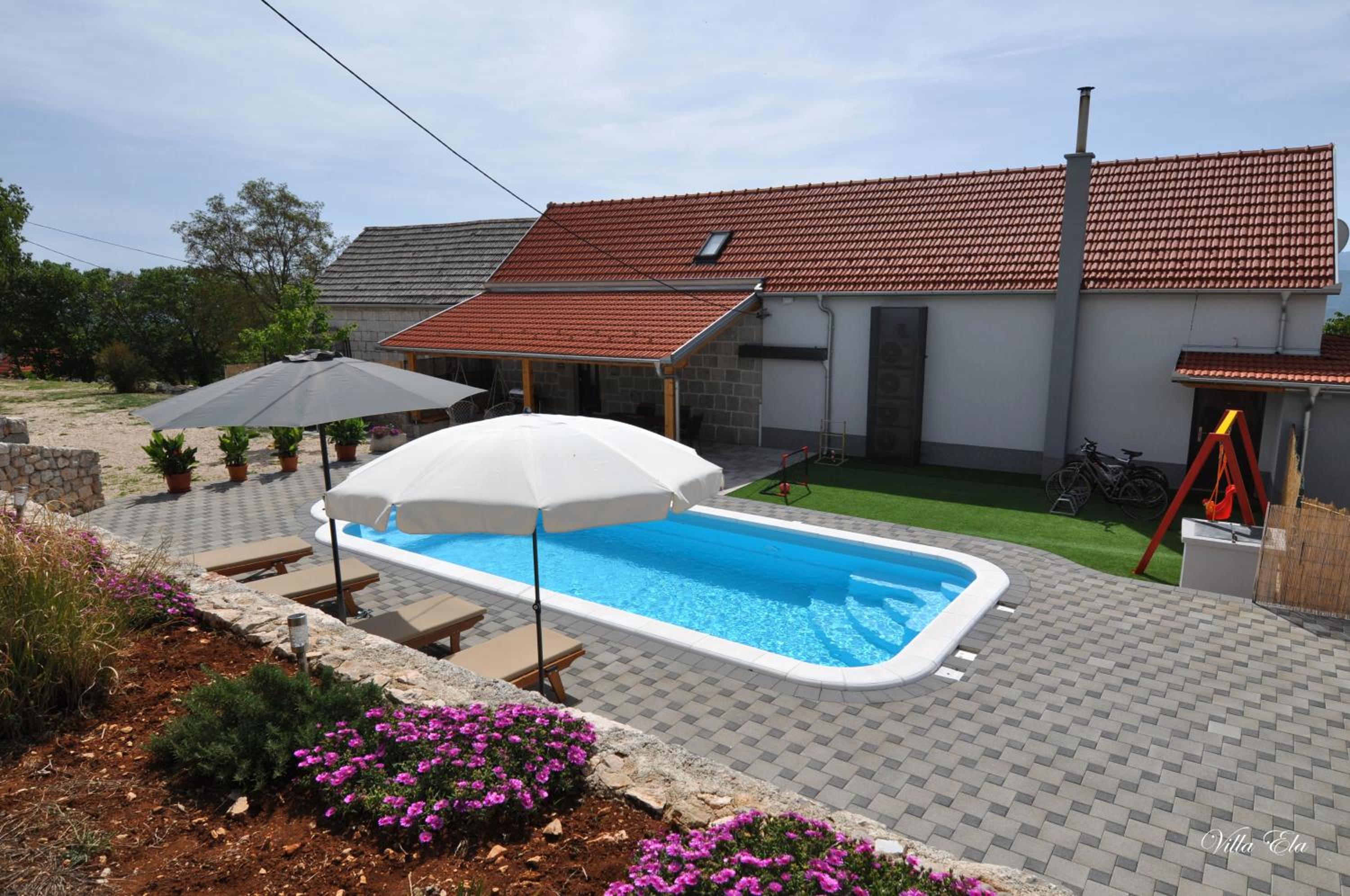 Villa Ela, holiday home with heated pool view 5