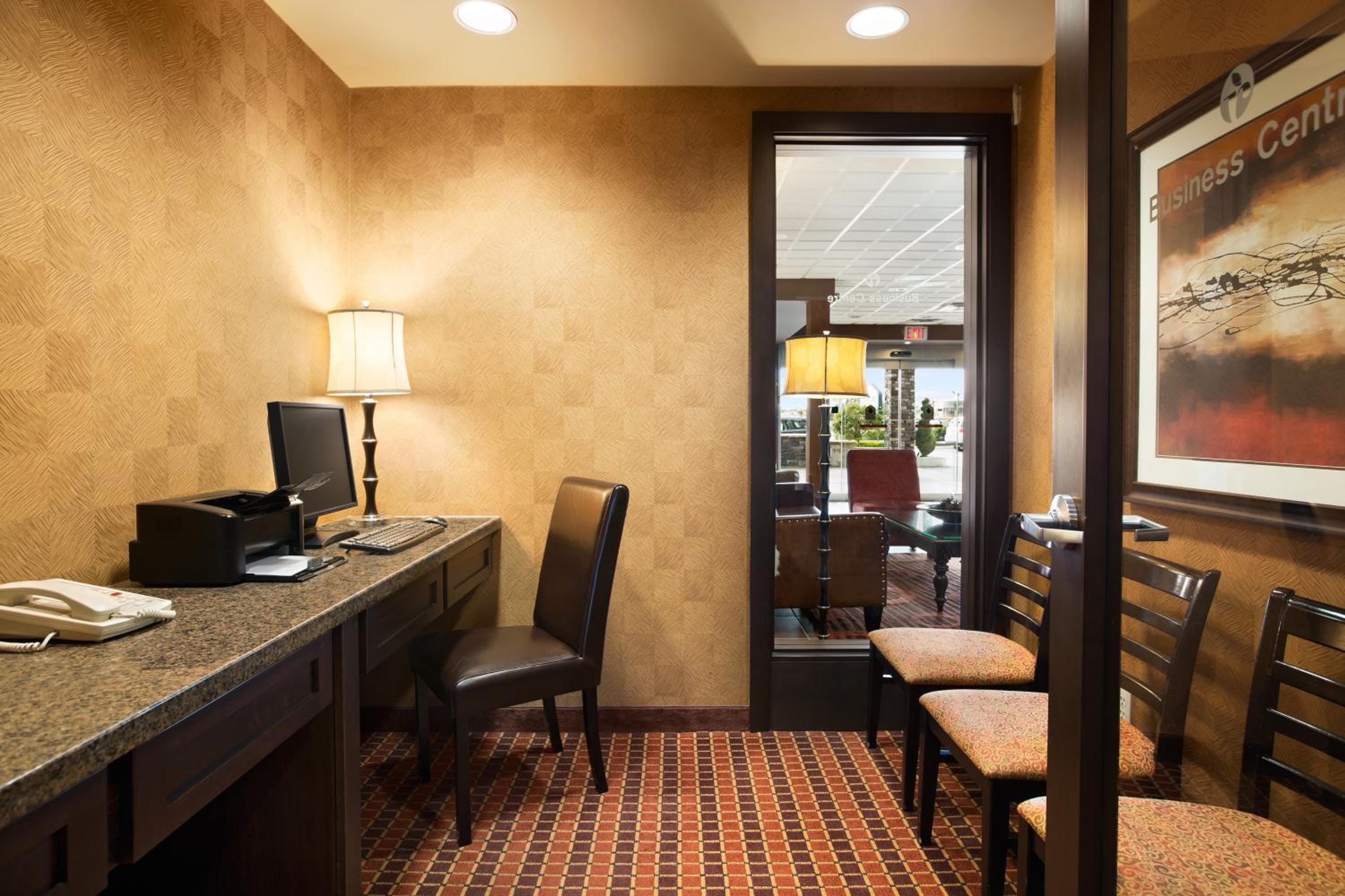 Surrey Vacations - Ramada by Wyndham Surrey/Langley - Property Image 9