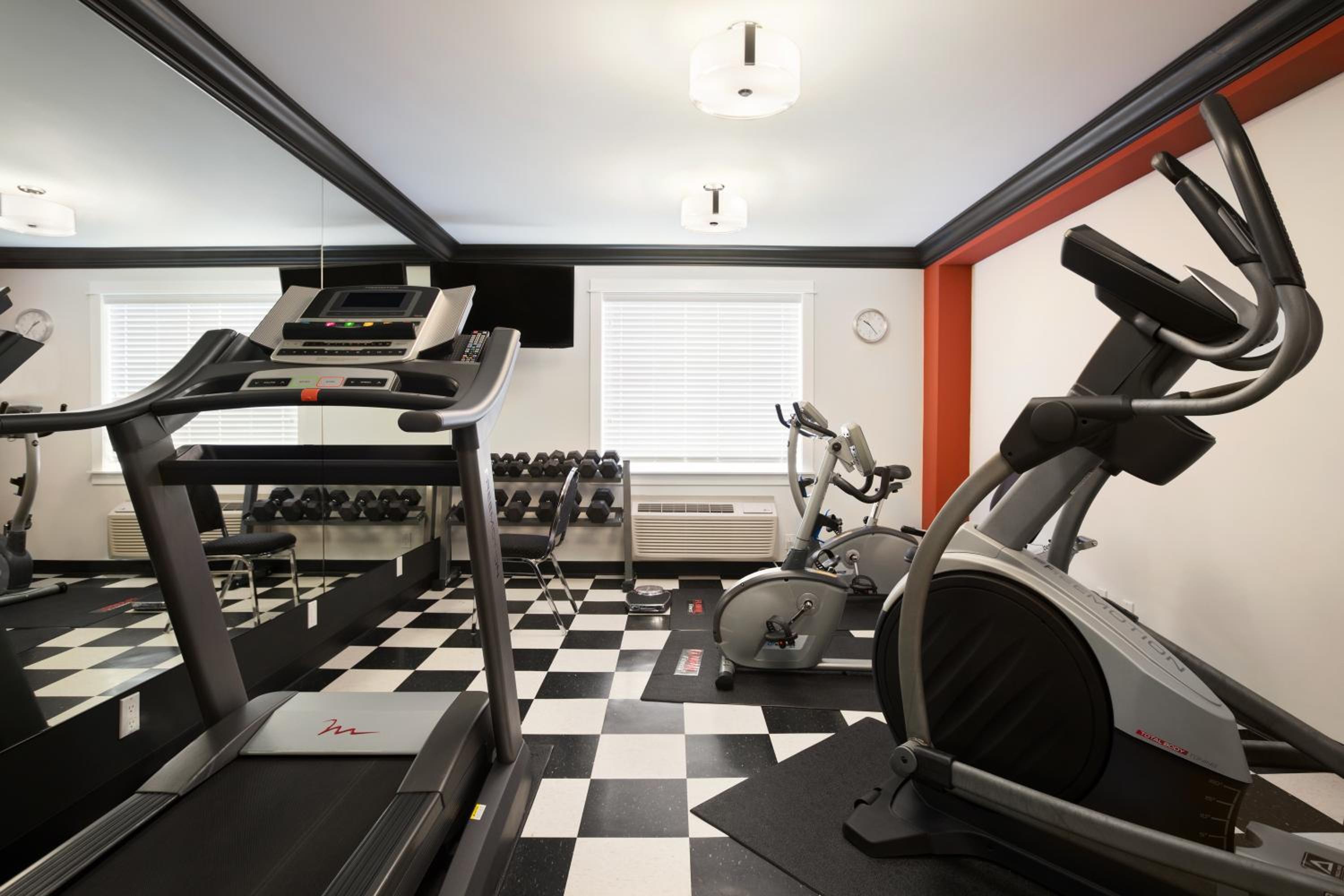 Surrey Vacations - Ramada by Wyndham Surrey/Langley - Property Image 8