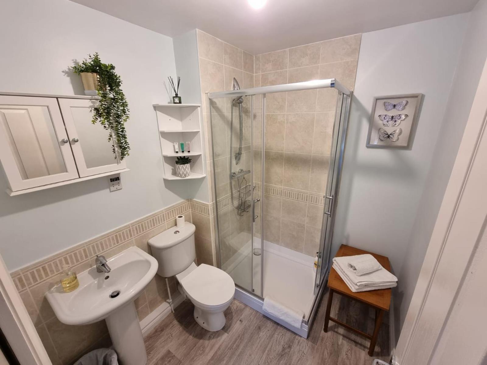 Caspian House (4 Bedrooms) view 5