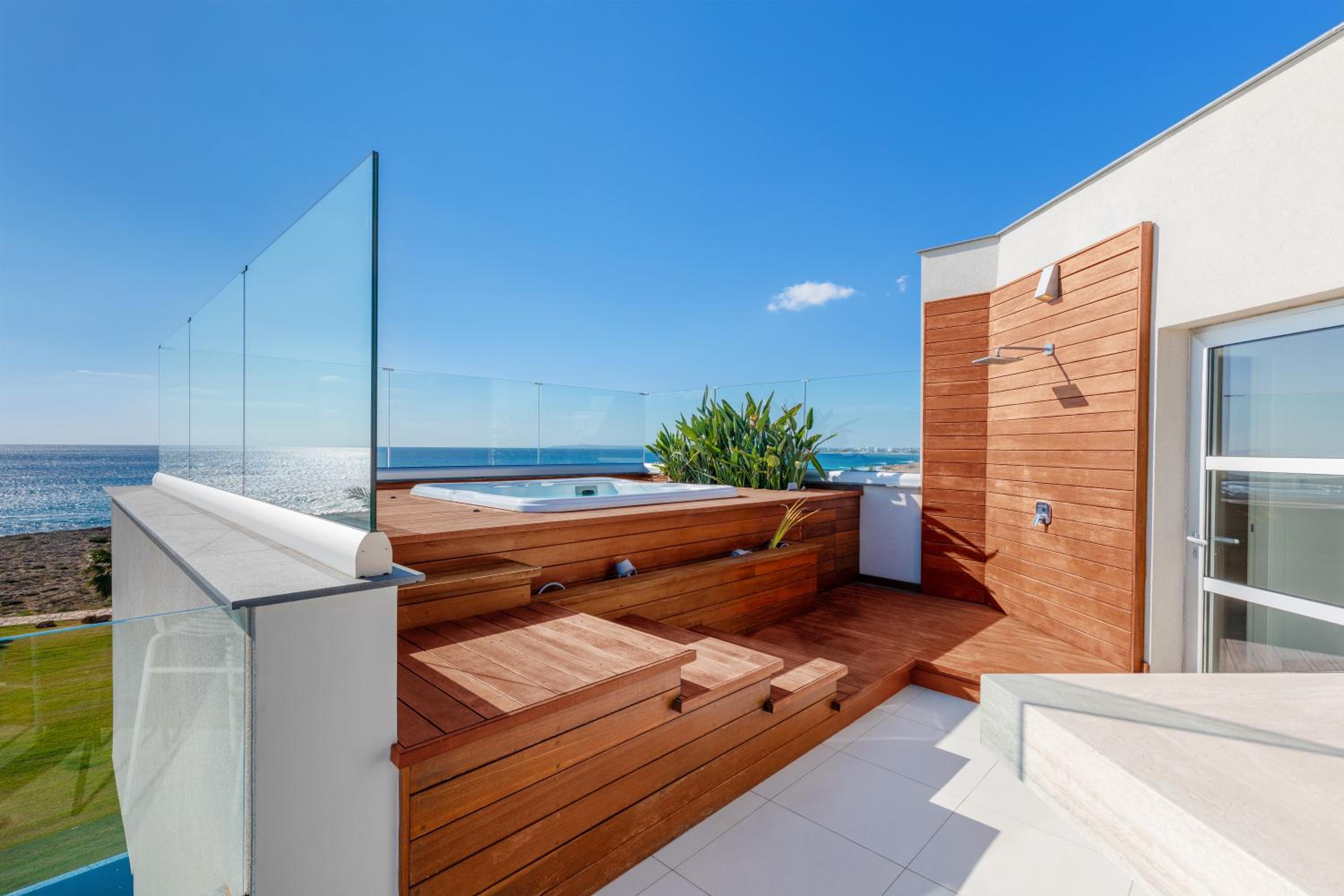 Beachfront Luxury Villa Glory