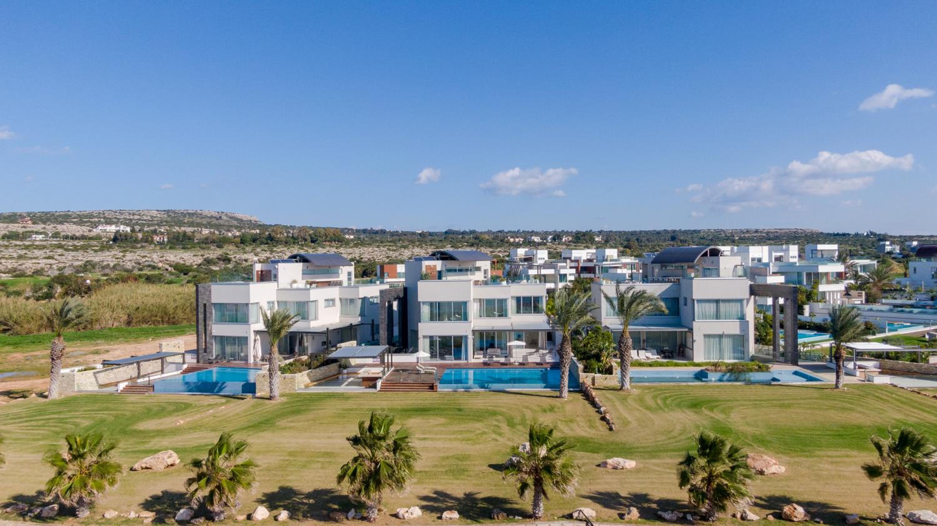 Beachfront Luxury Villa Glory