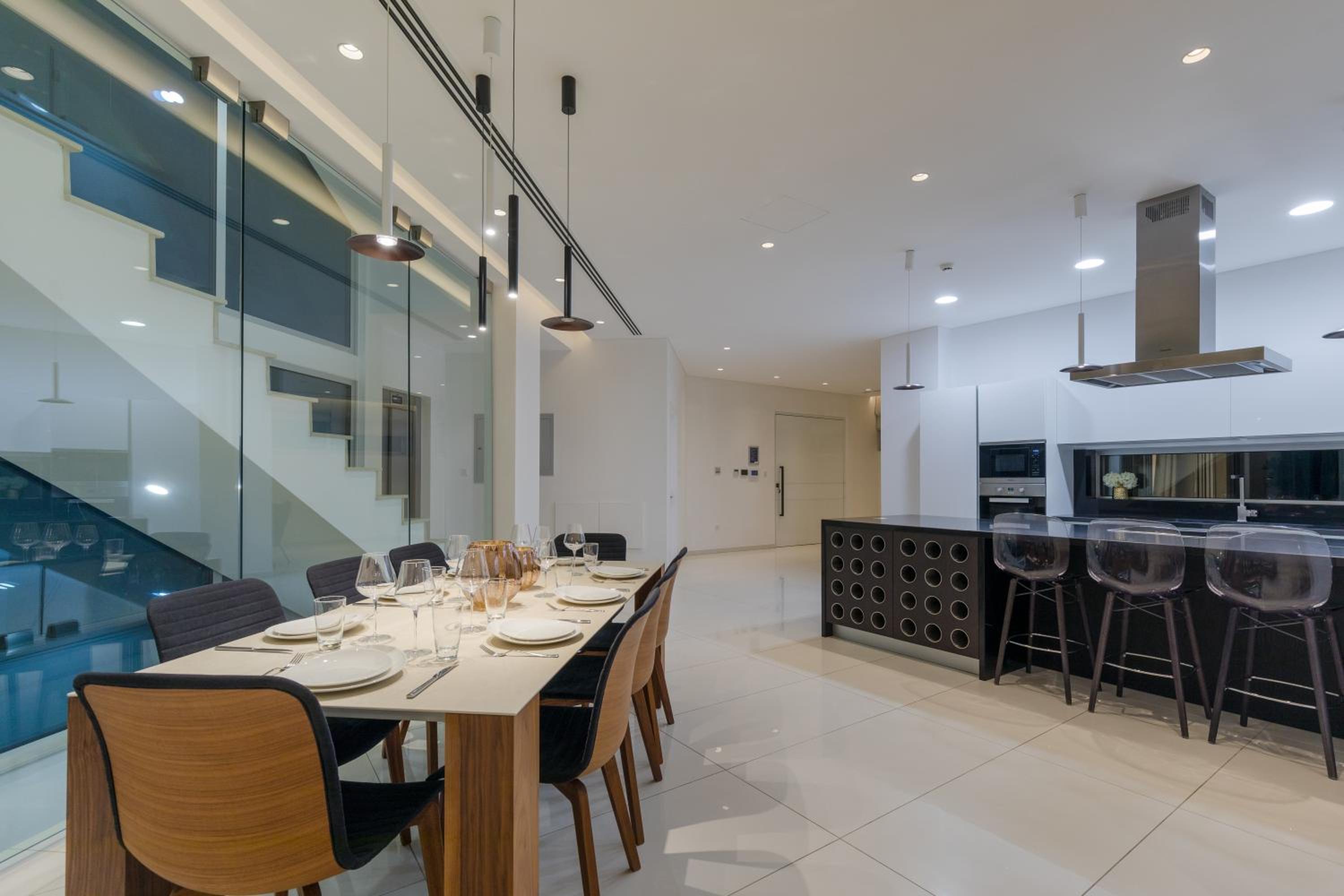 Beachfront Luxury Villa Glory