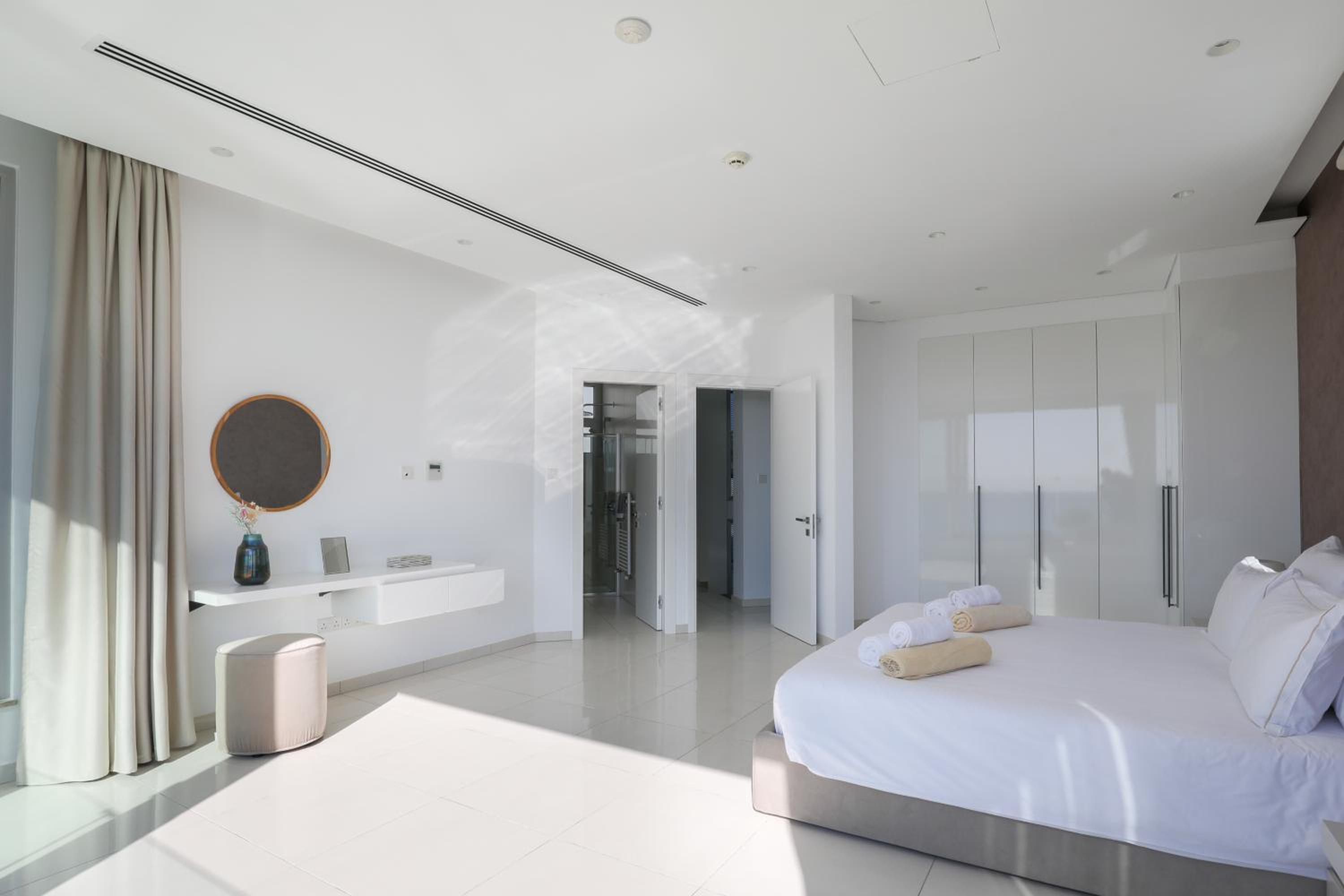 Beachfront Luxury Villa Glory