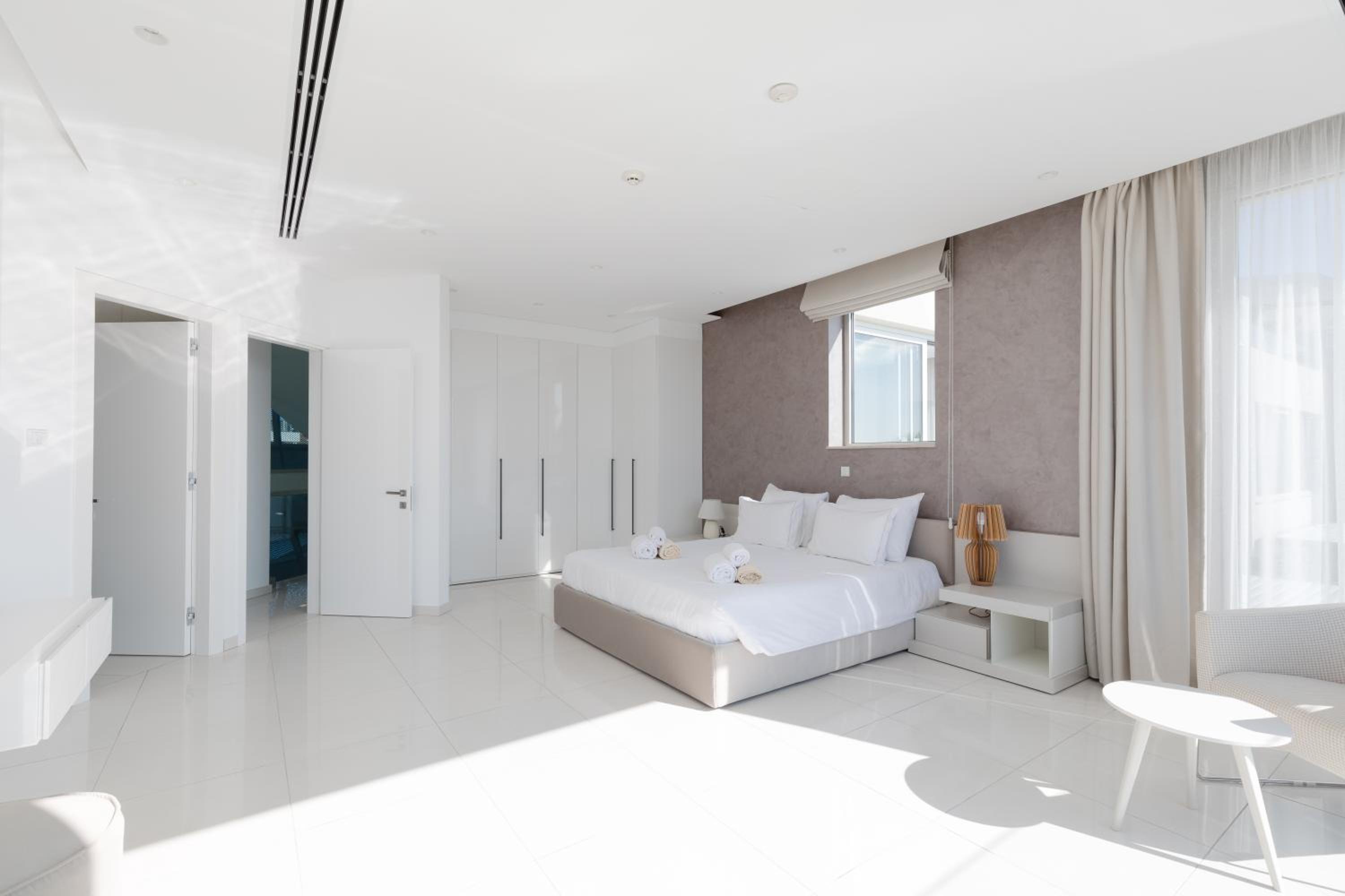 Beachfront Luxury Villa Glory