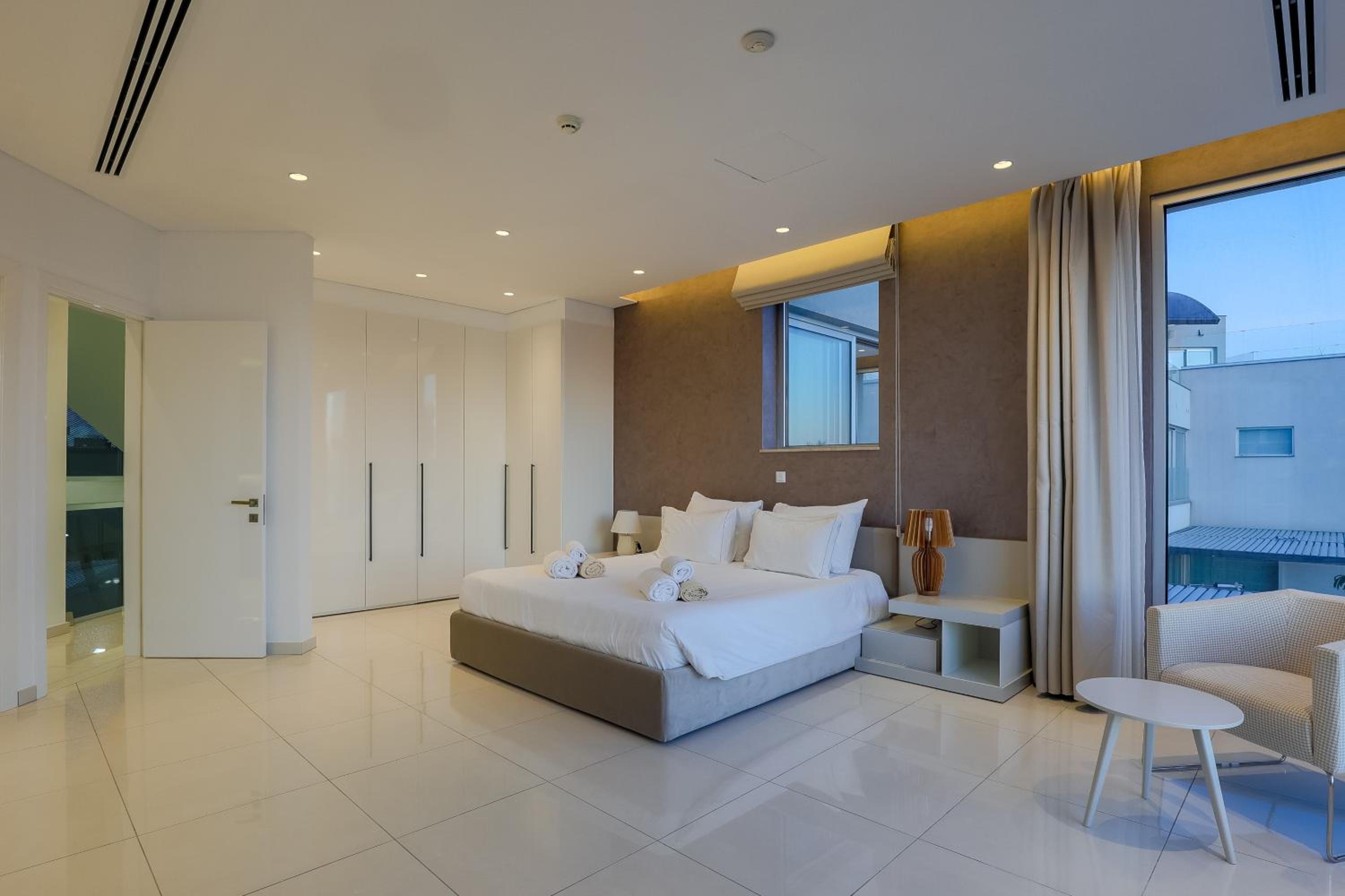 Beachfront Luxury Villa Glory