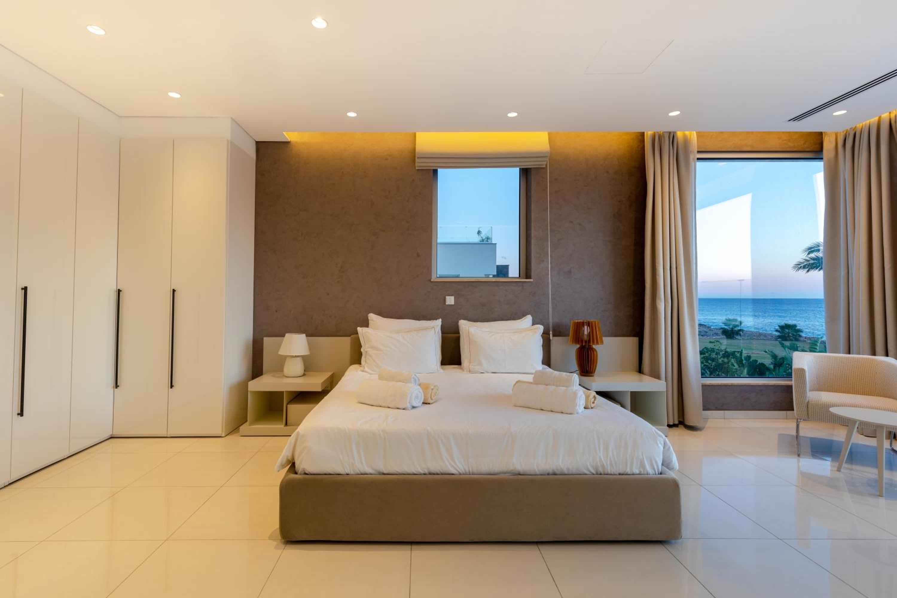 Beachfront Luxury Villa Glory