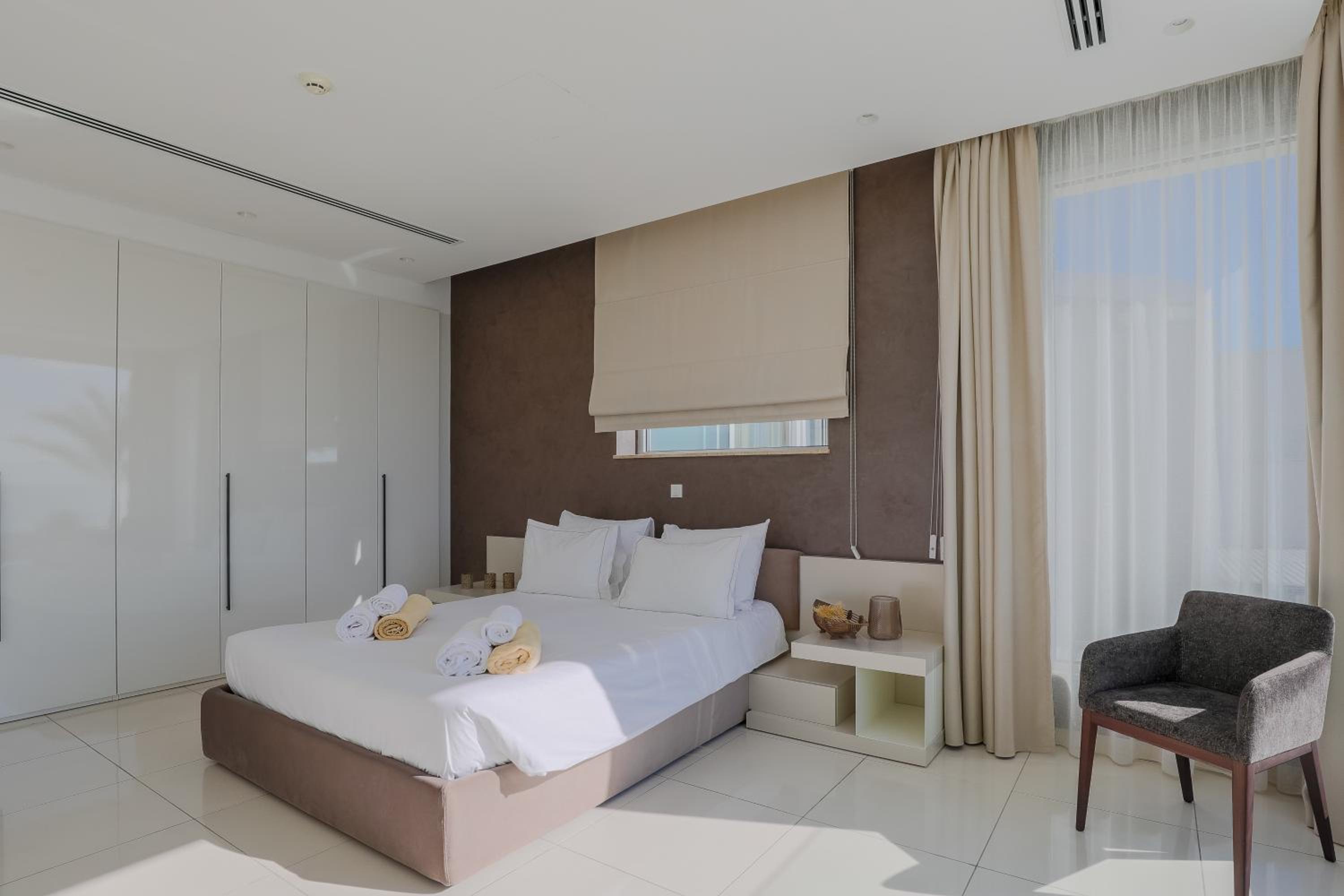 Beachfront Luxury Villa Glory