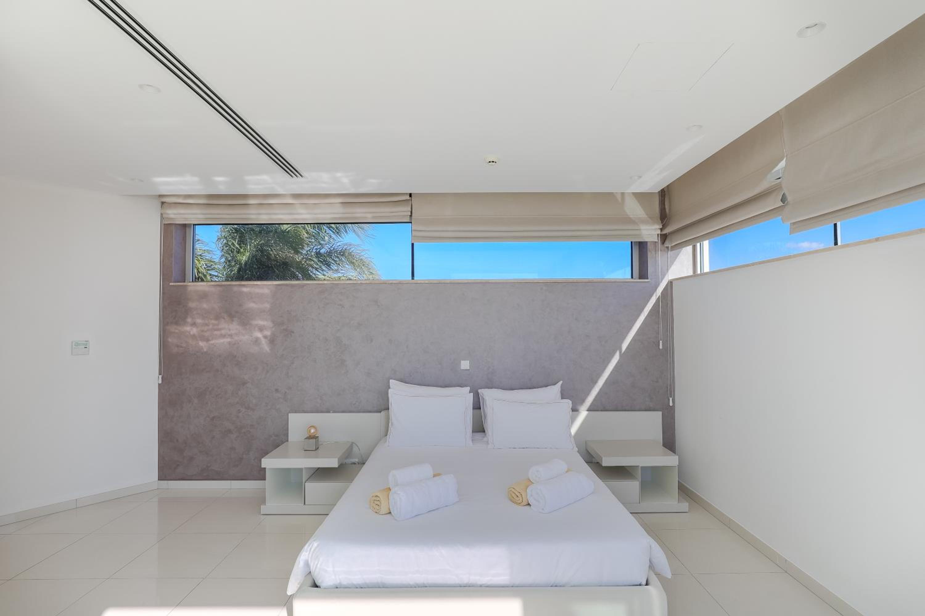 Beachfront Luxury Villa Glory