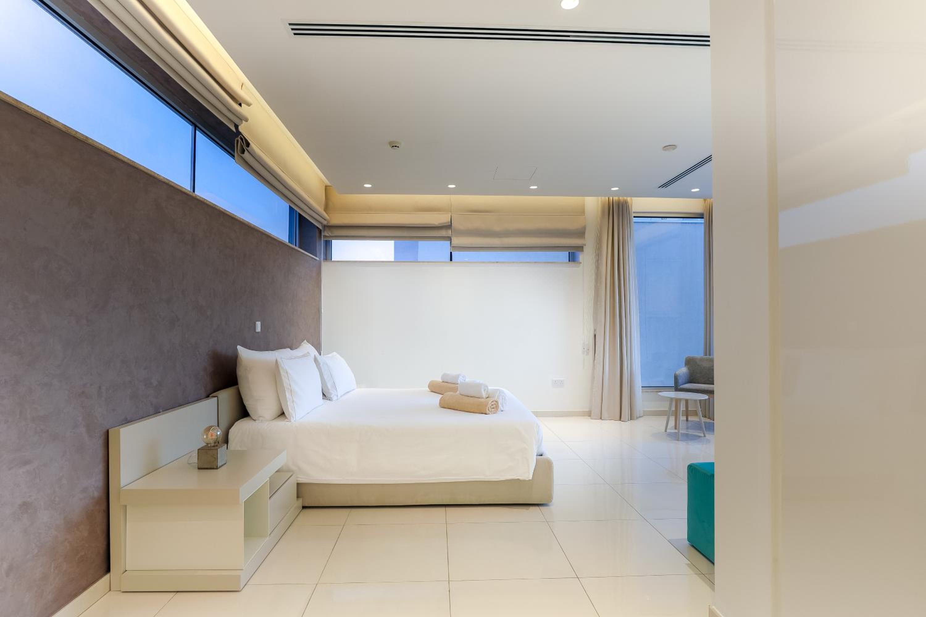 Beachfront Luxury Villa Glory