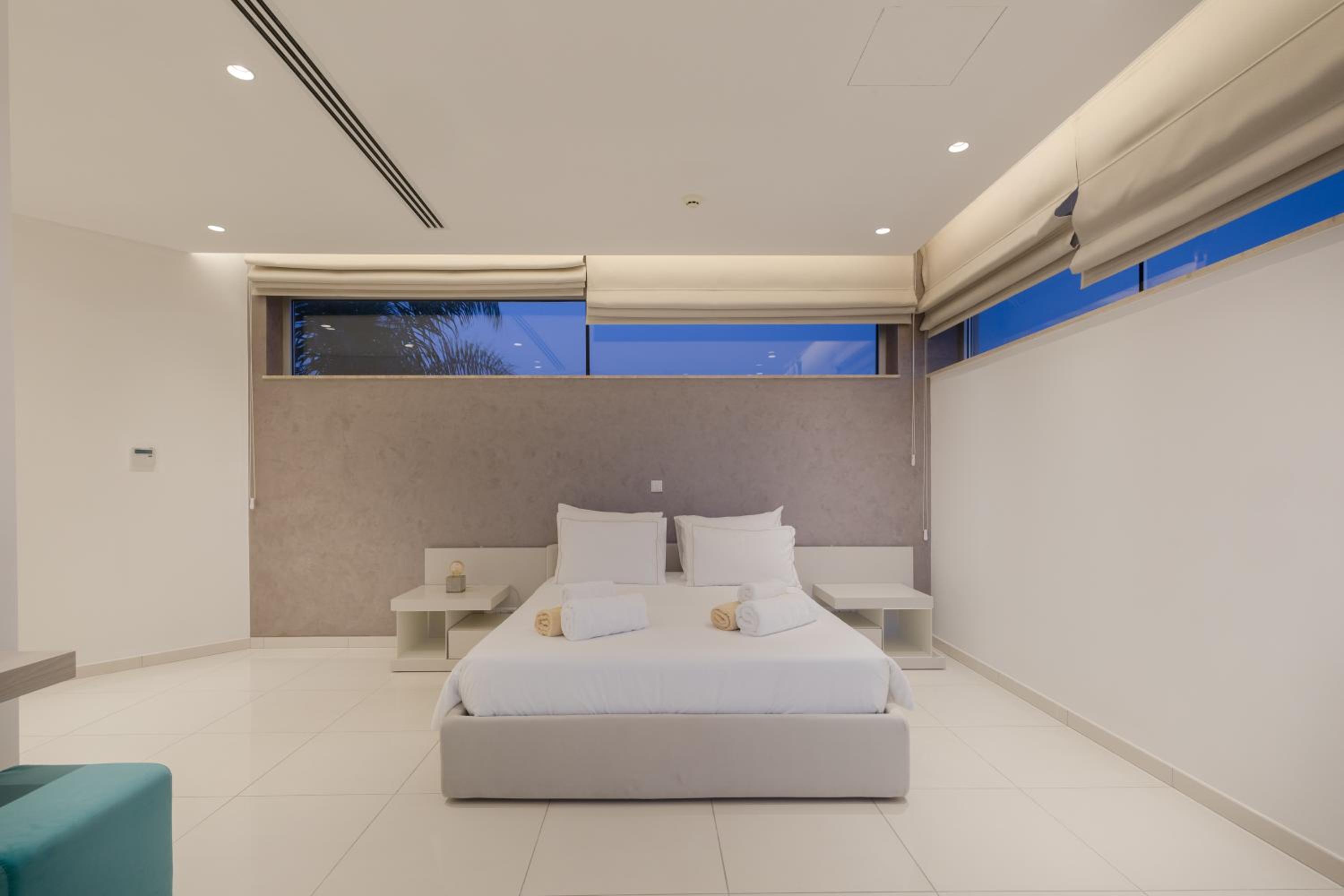 Beachfront Luxury Villa Glory
