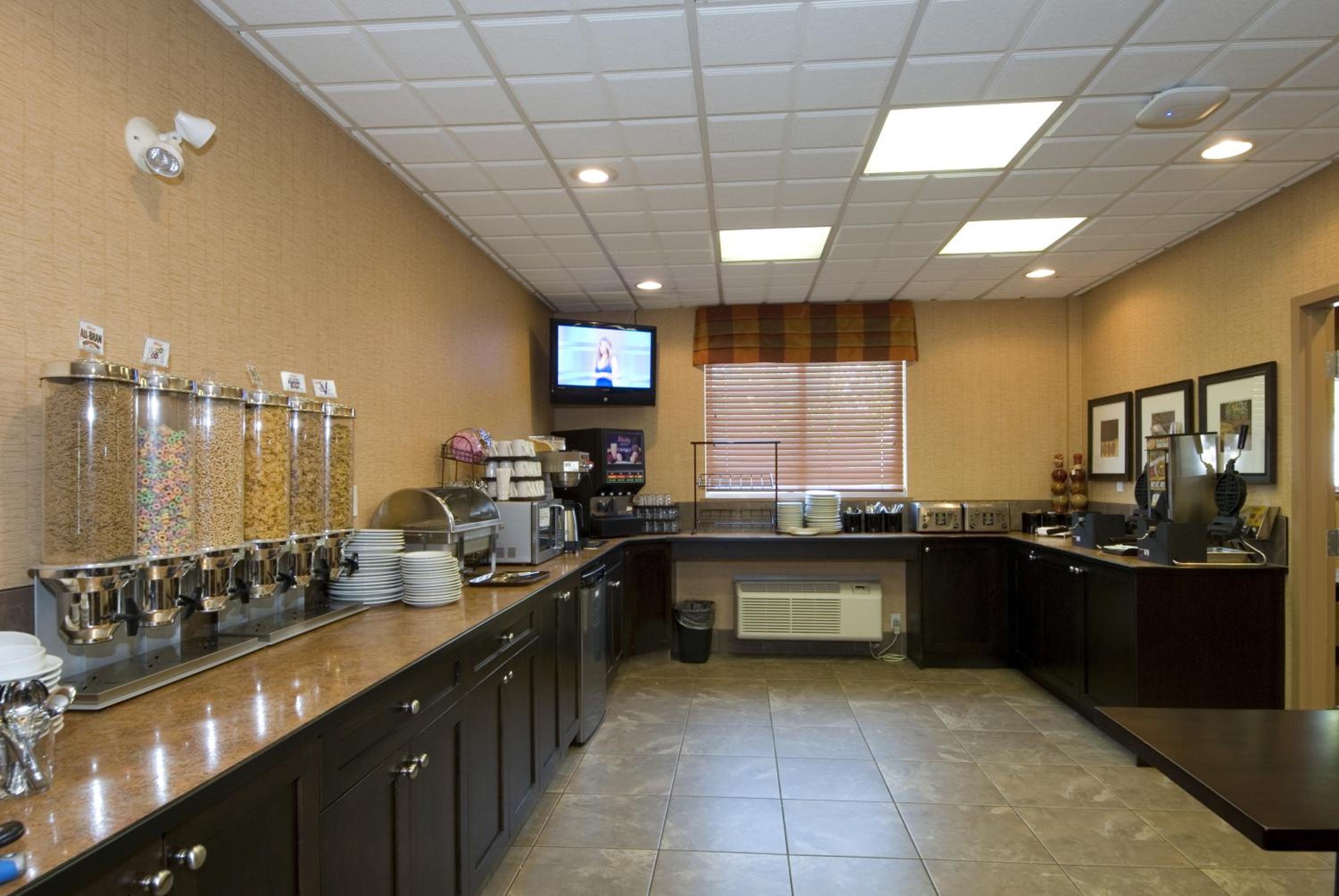 Surrey Vacations - Ramada by Wyndham Surrey/Langley - Property Image 7