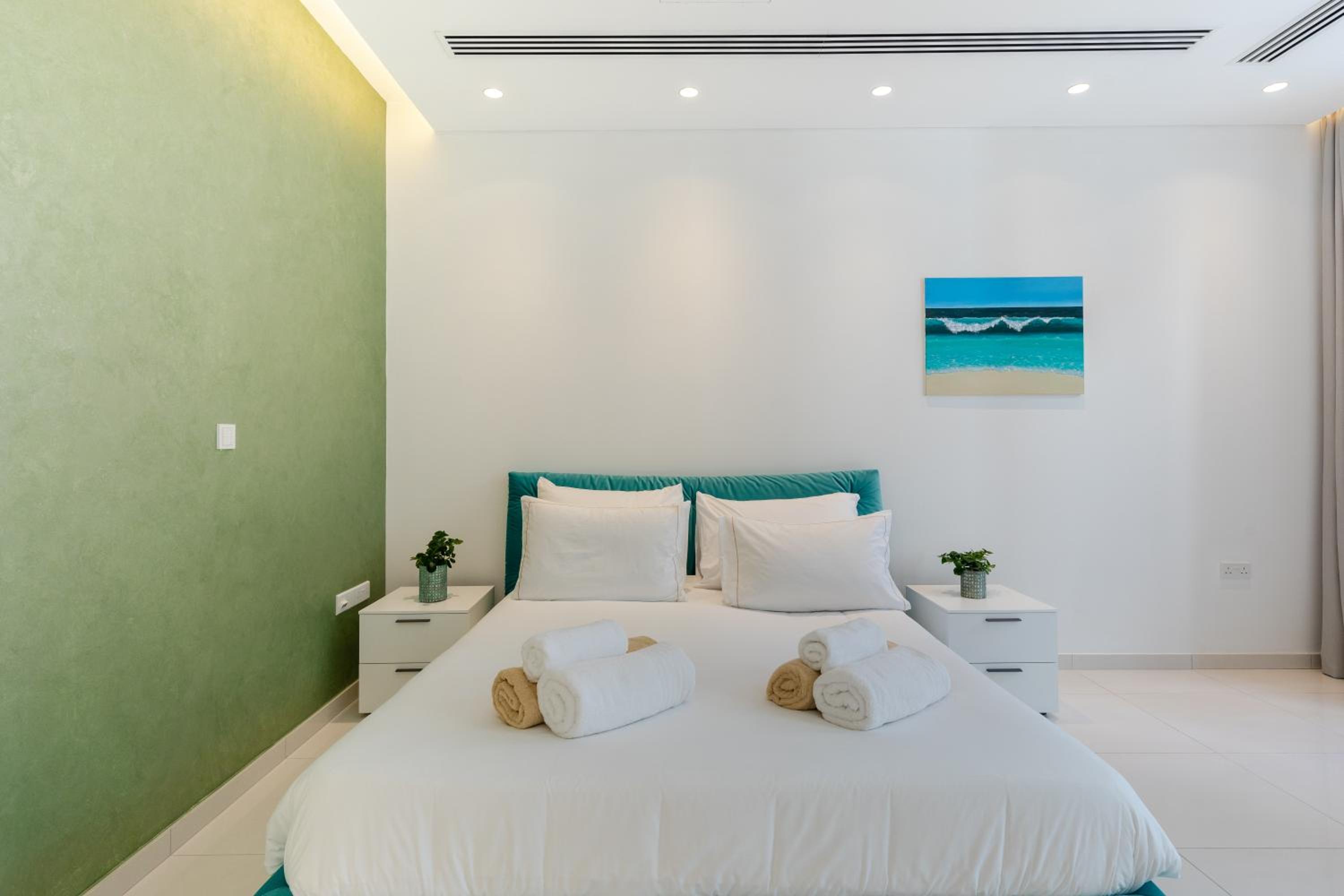 Beachfront Luxury Villa Glory