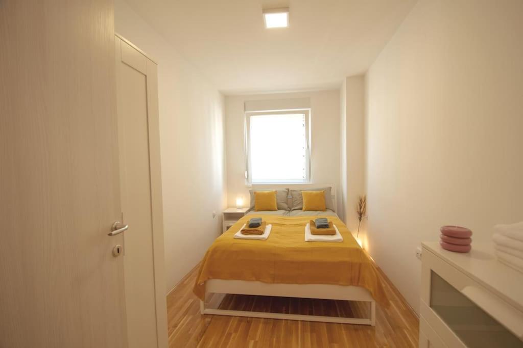 WHITE FIELDS-Central 2-bdrm apartment with parking view 3