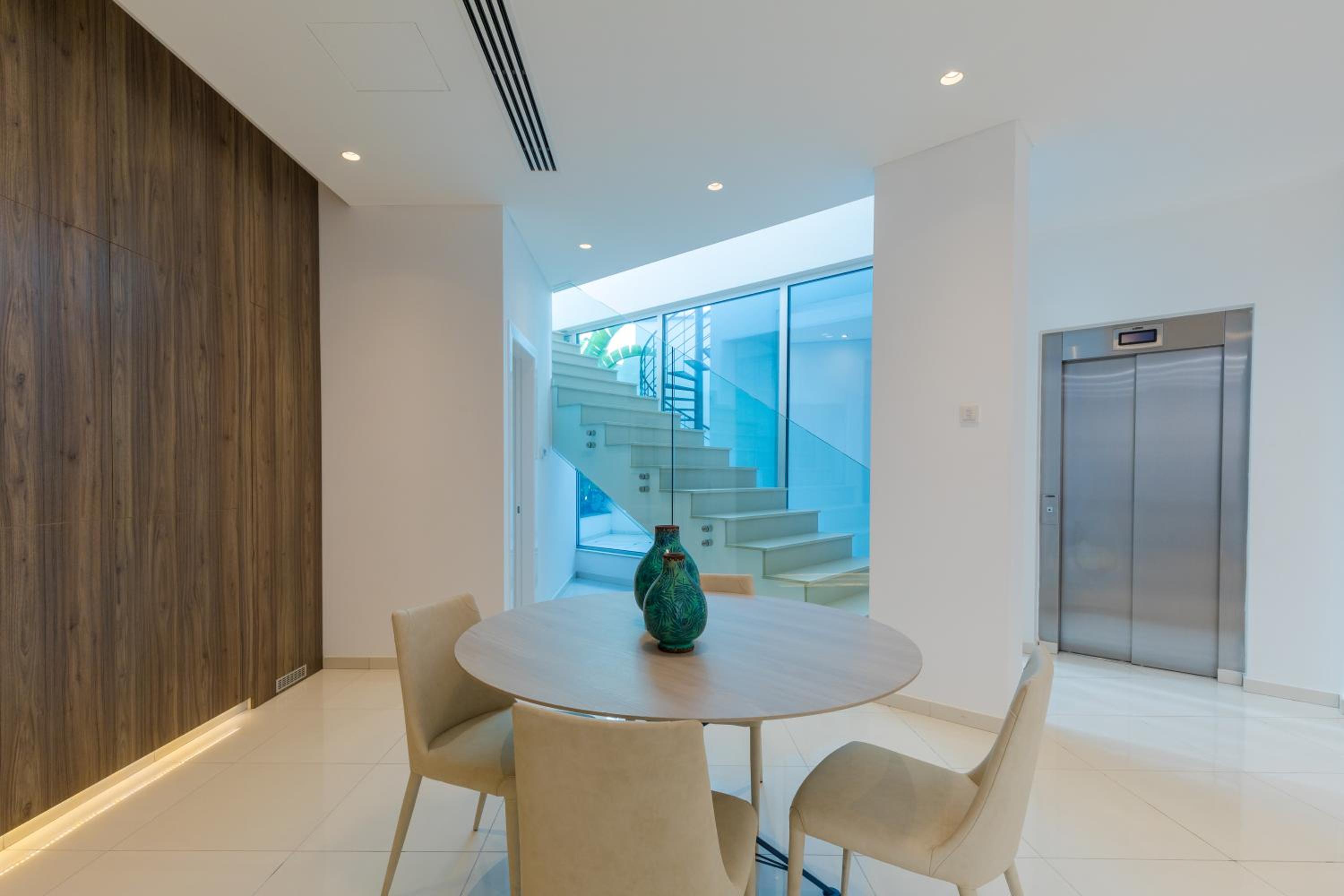 Beachfront Luxury Villa Glory