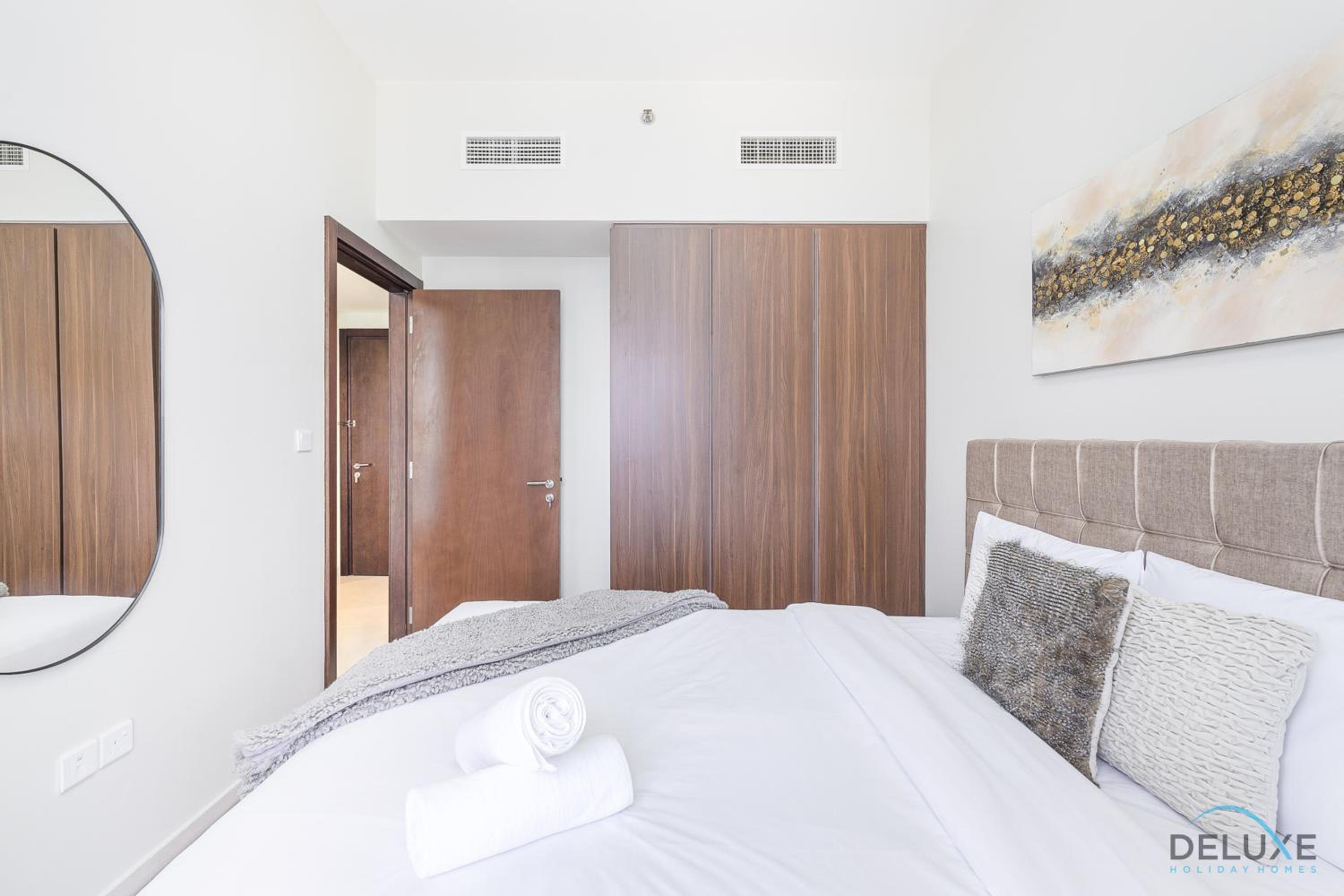 Distinguished 1BR at Vera Tower Business Bay by Deluxe Holiday Homes